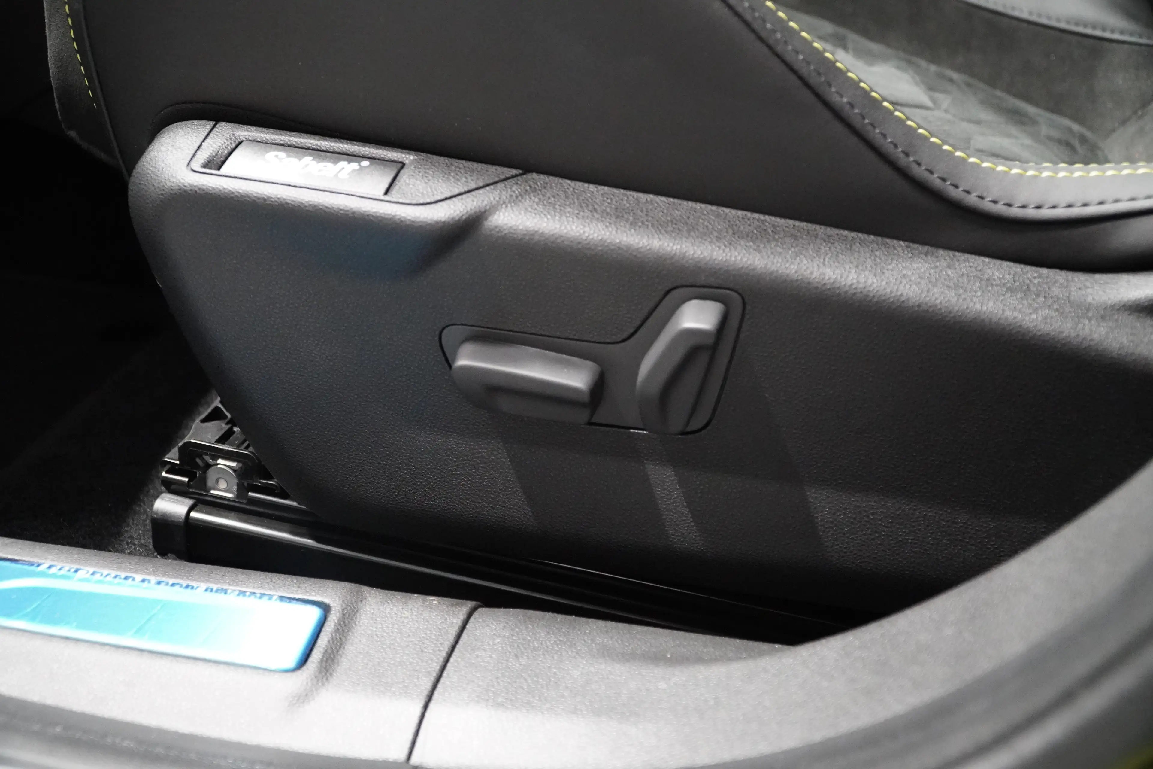 Abarth 600e e-600 54 kWh Turismo — photo 14