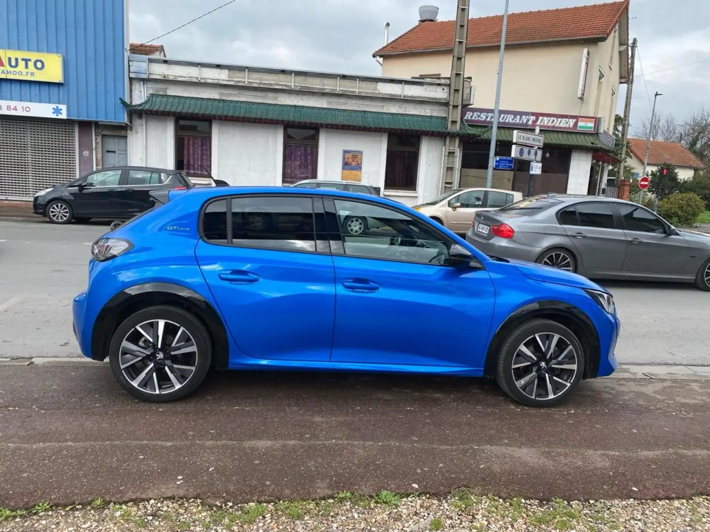 Peugeot 208 1.2i  12V S\u0026S - 100  BERLINE GT Line Bleu - 2