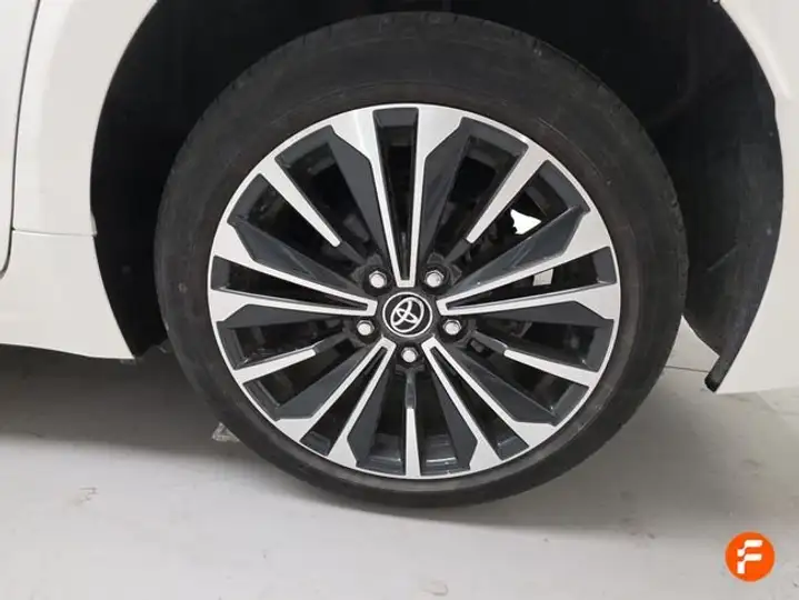 Toyota Auris 2025, foto 12