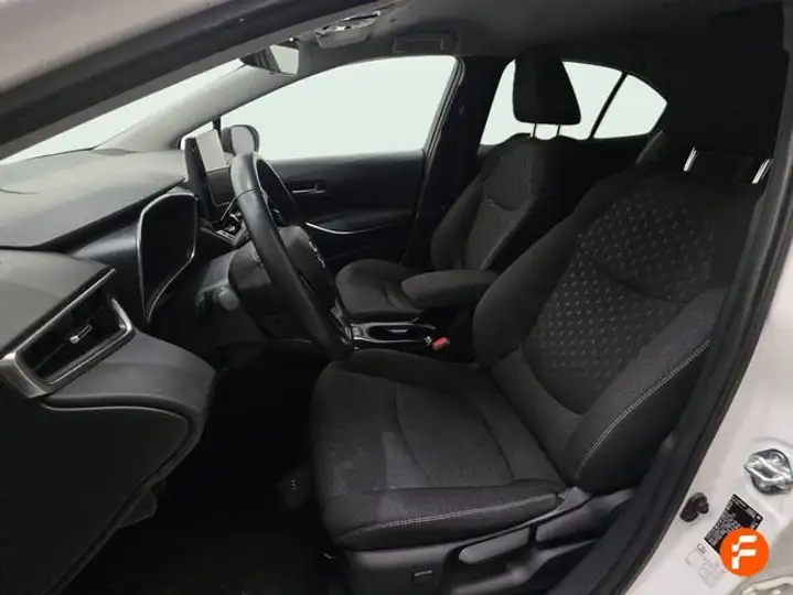Toyota Auris 2025, foto 24