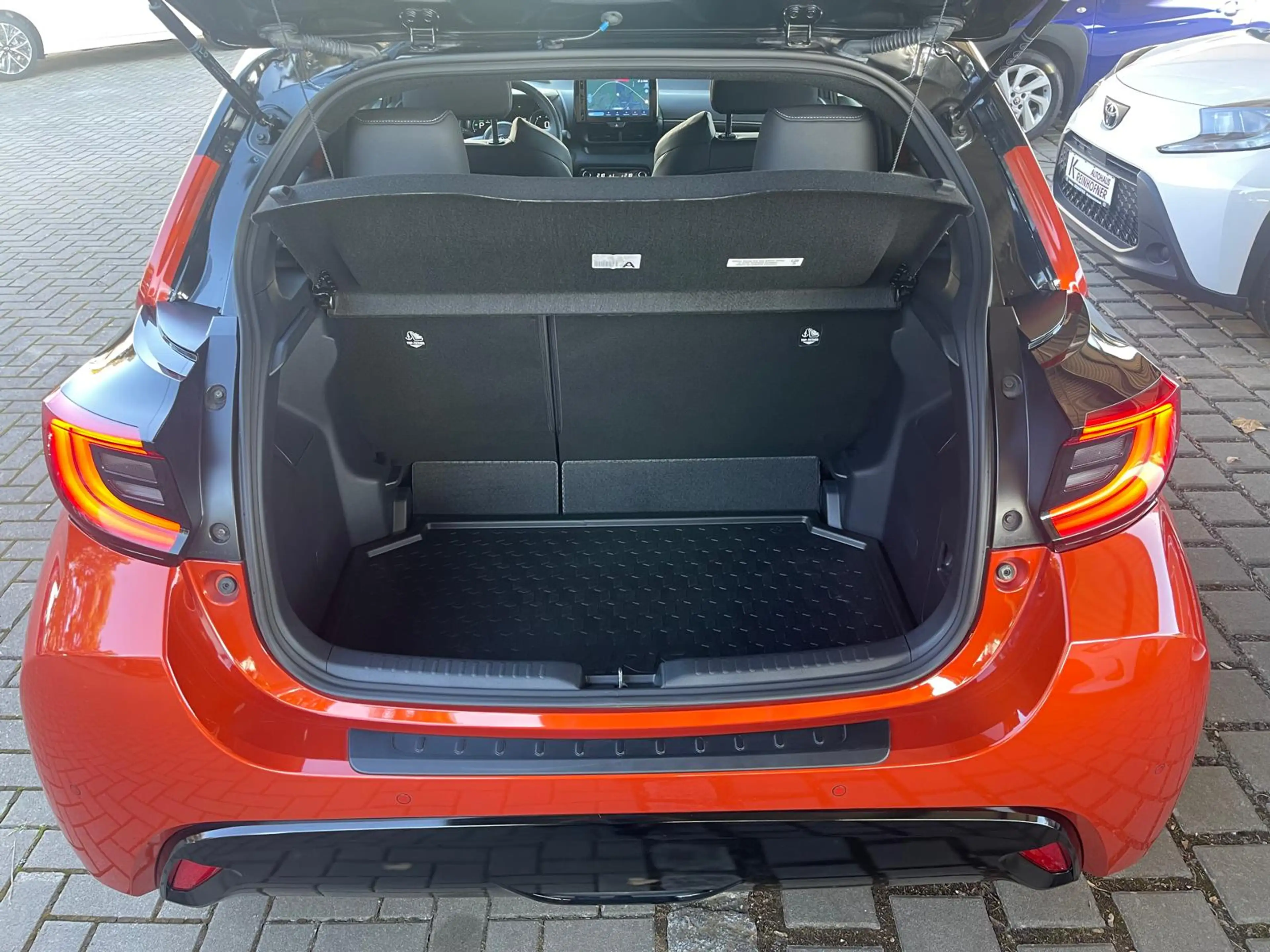 Toyota Yaris 5-Türer Hybrid 1.5 VVT-i Style *TECHNIK+NAVI+JBL+HUD* — photo 7