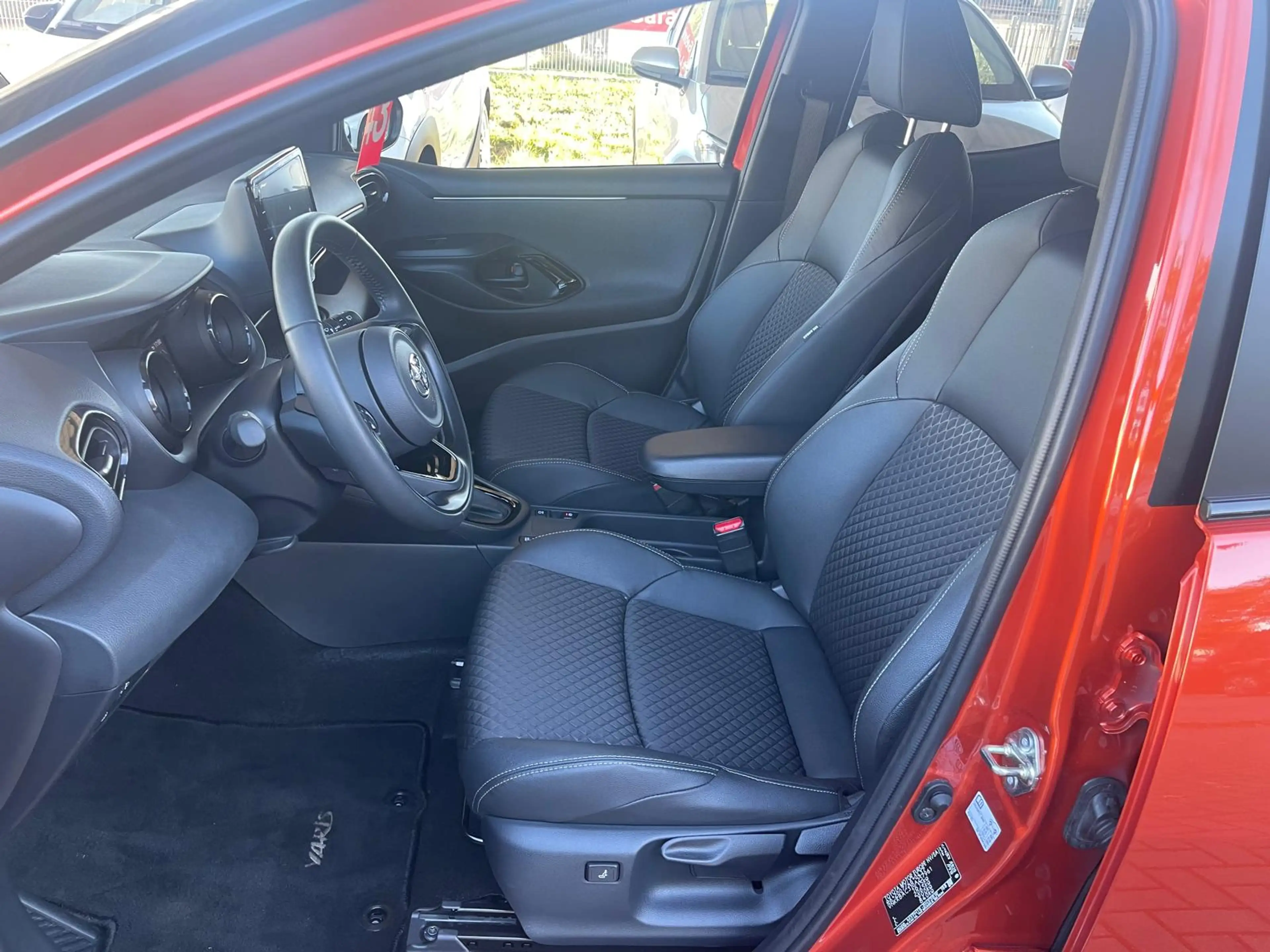 Toyota Yaris 5-Türer Hybrid 1.5 VVT-i Style *TECHNIK+NAVI+JBL+HUD* — photo 9