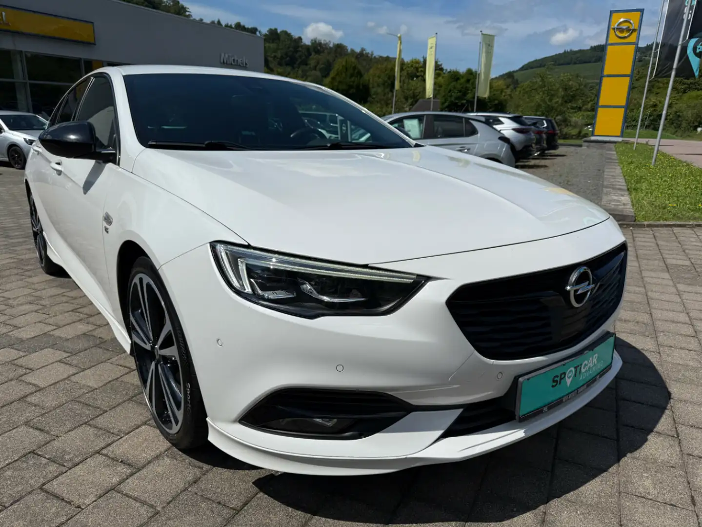 Opel Insignia 2.0 D Business Innovation OPC-Line Weiß - 1