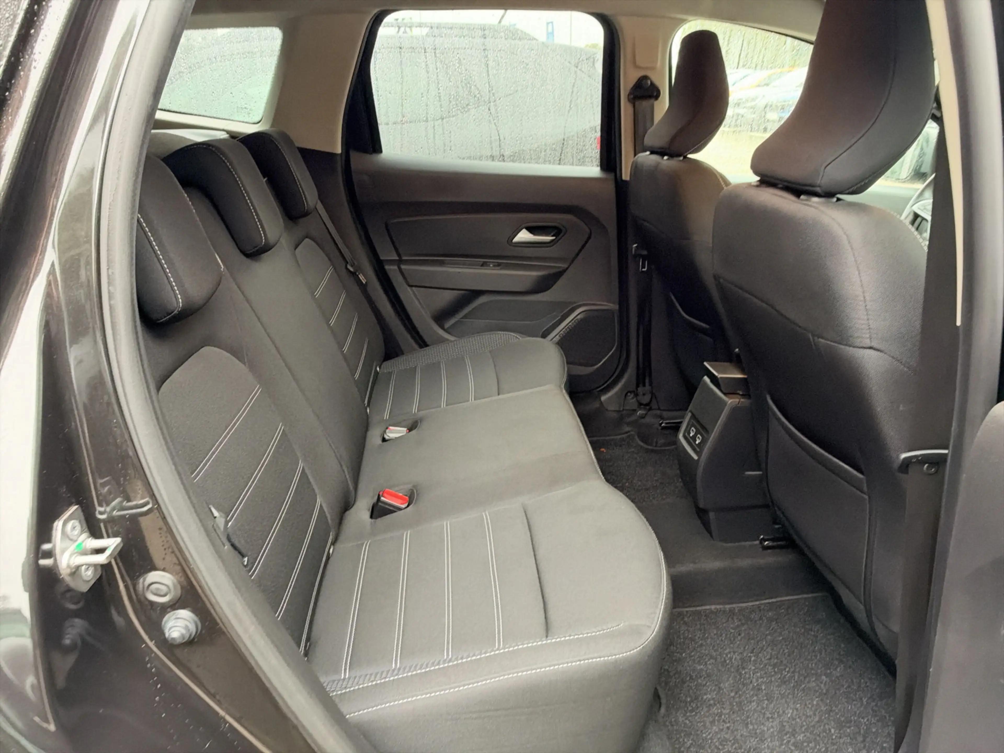 Dacia Duster Journey+ TCe 130 Scheckheft 360° Navi PDC — photo 12