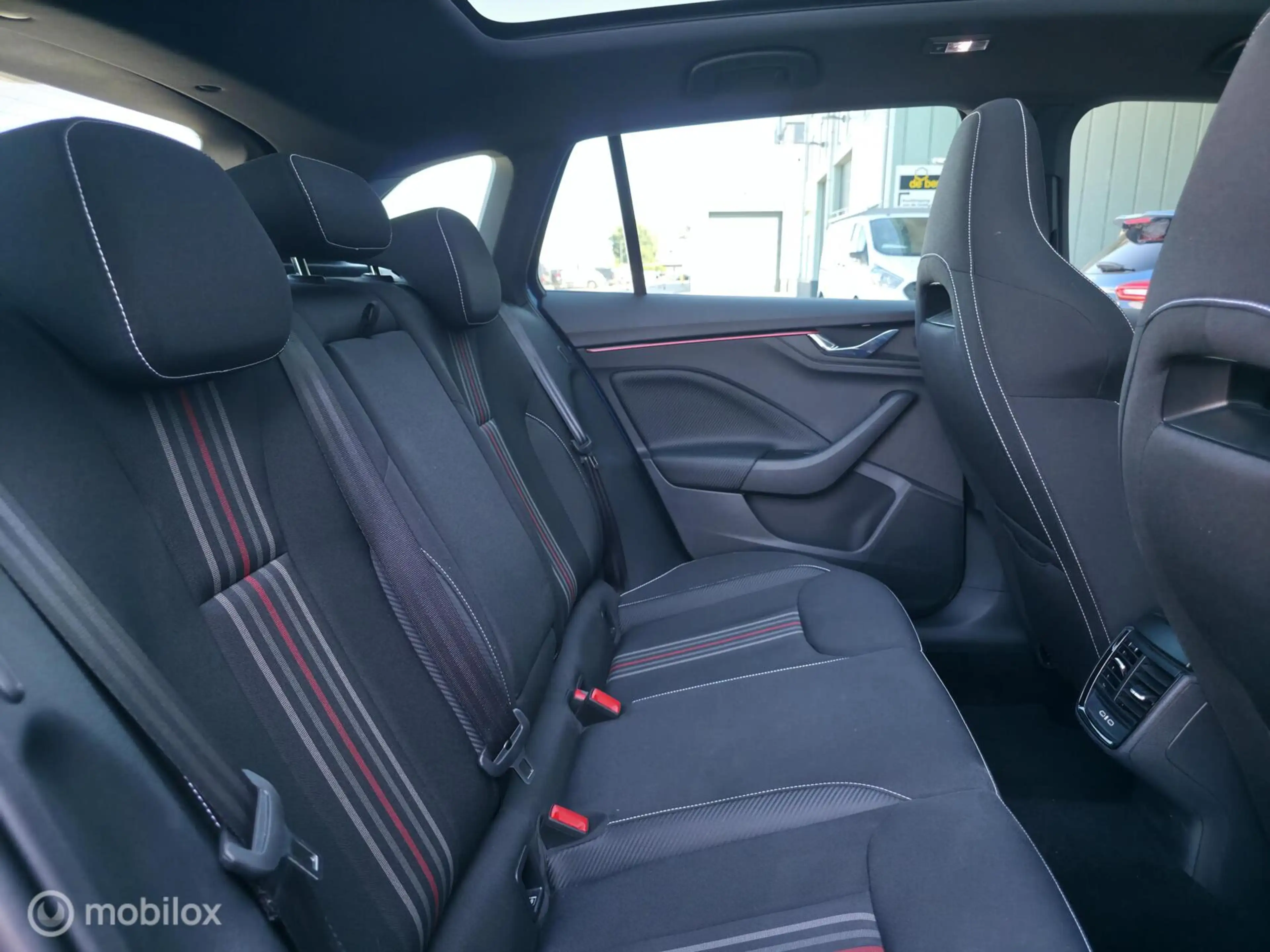 Skoda Scala 1.5 TSI ACT Monte Carlo / Pano / Cam. / Carplay — photo 9