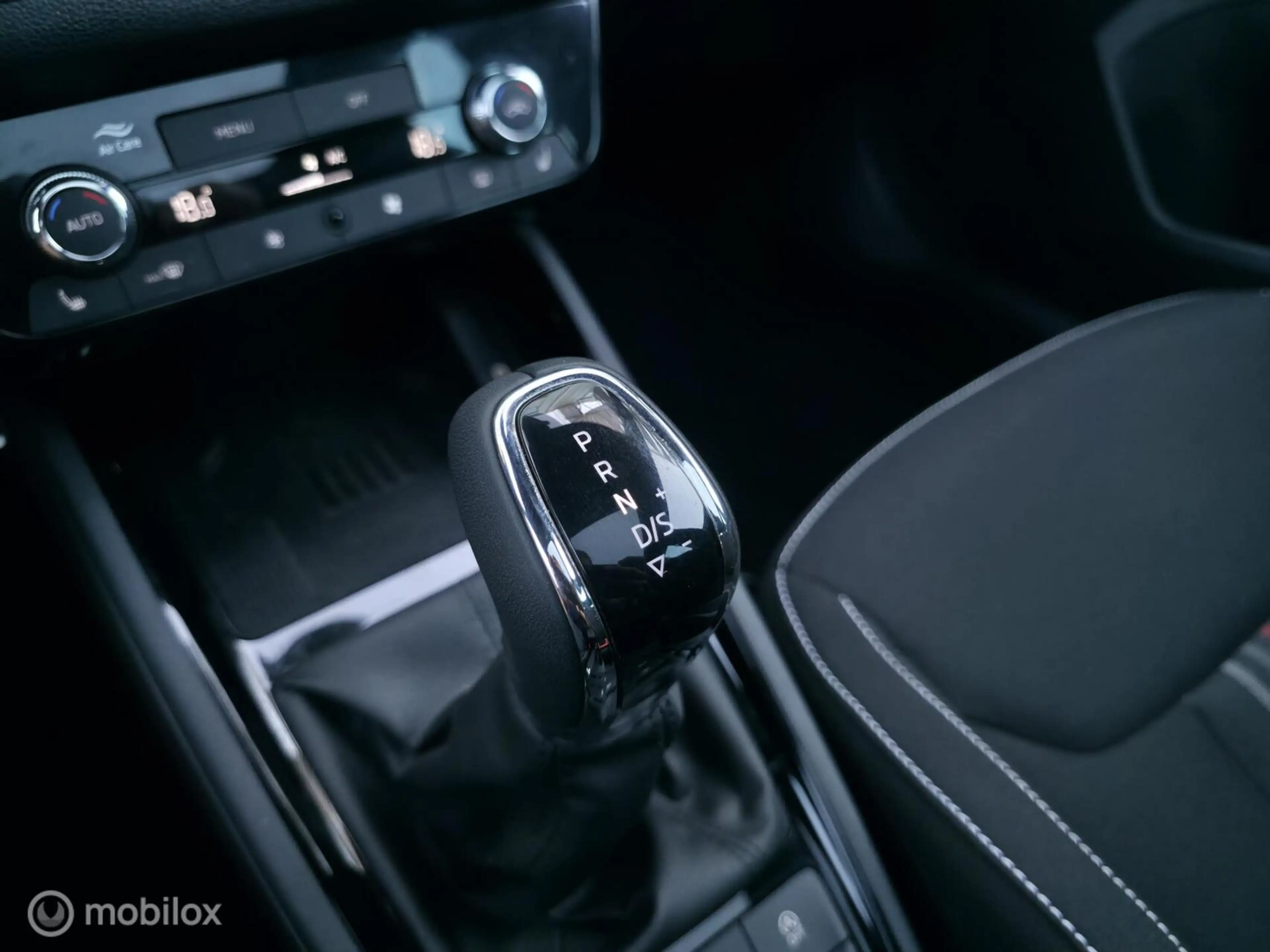 Skoda Scala 1.5 TSI ACT Monte Carlo / Pano / Cam. / Carplay — photo 21