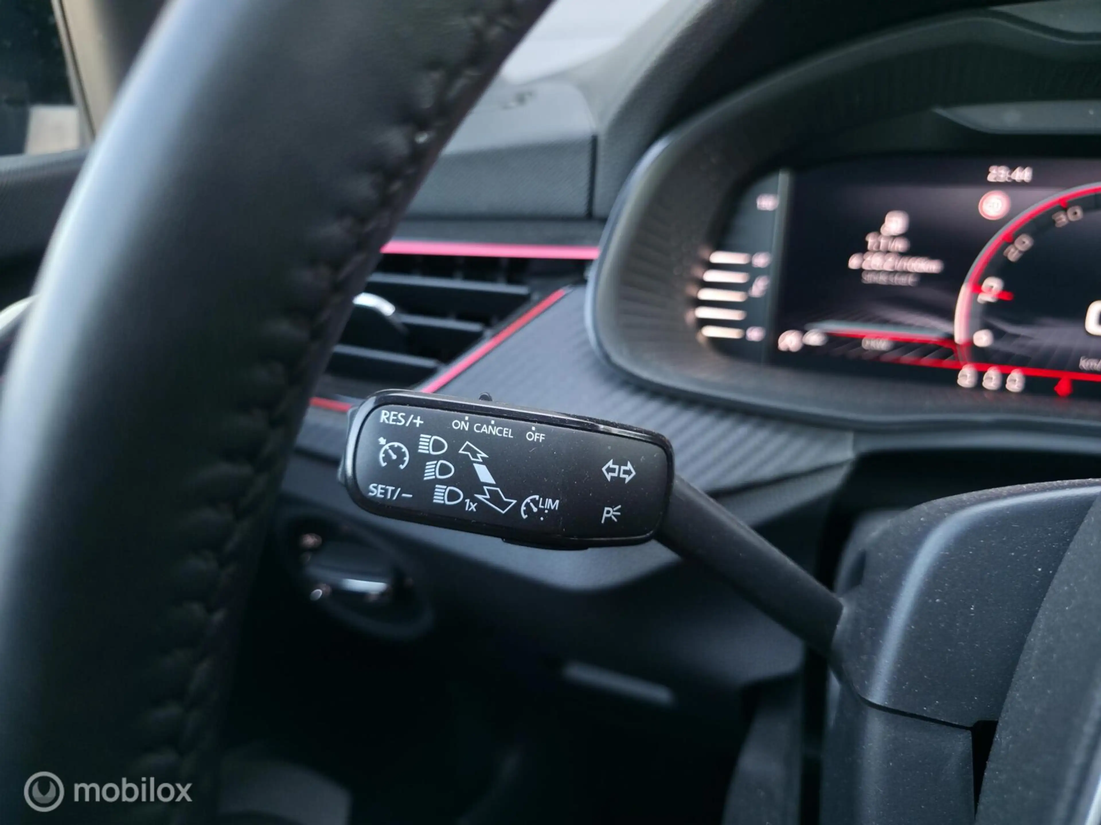 Skoda Scala 1.5 TSI ACT Monte Carlo / Pano / Cam. / Carplay — photo 17