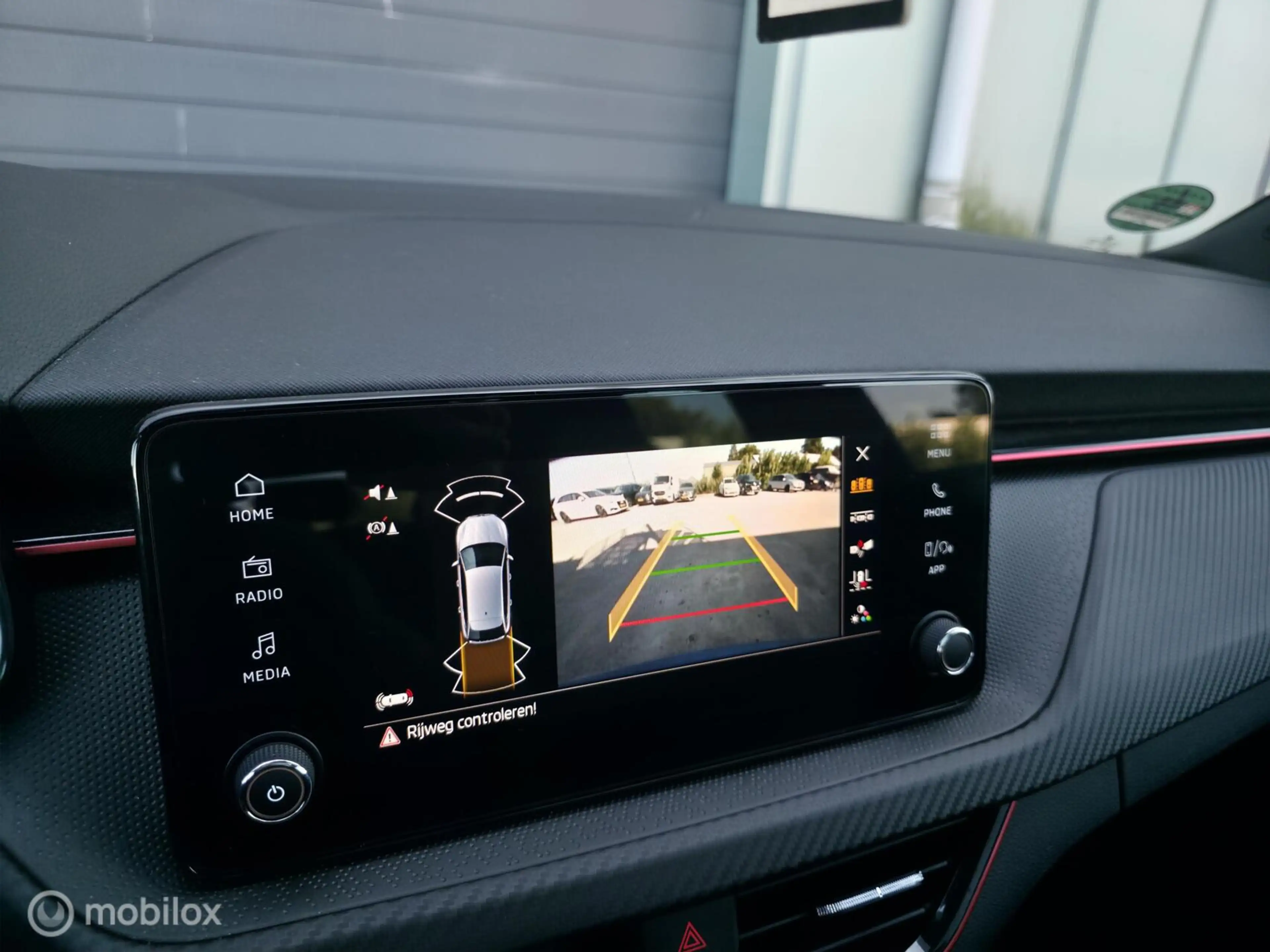 Skoda Scala 1.5 TSI ACT Monte Carlo / Pano / Cam. / Carplay — photo 25
