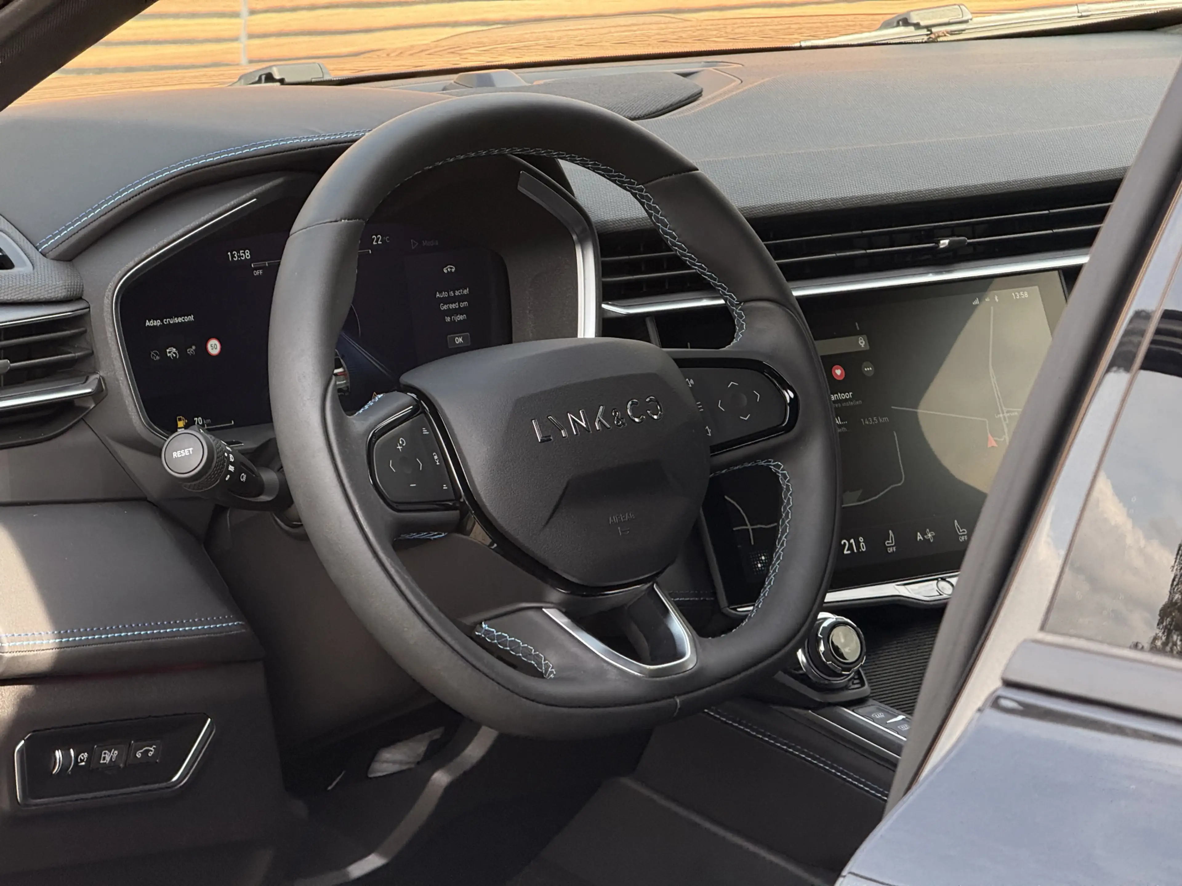Lynk & Co 01 1.5 Panodak / Carplay / 360* Camera / 20inch — photo 7