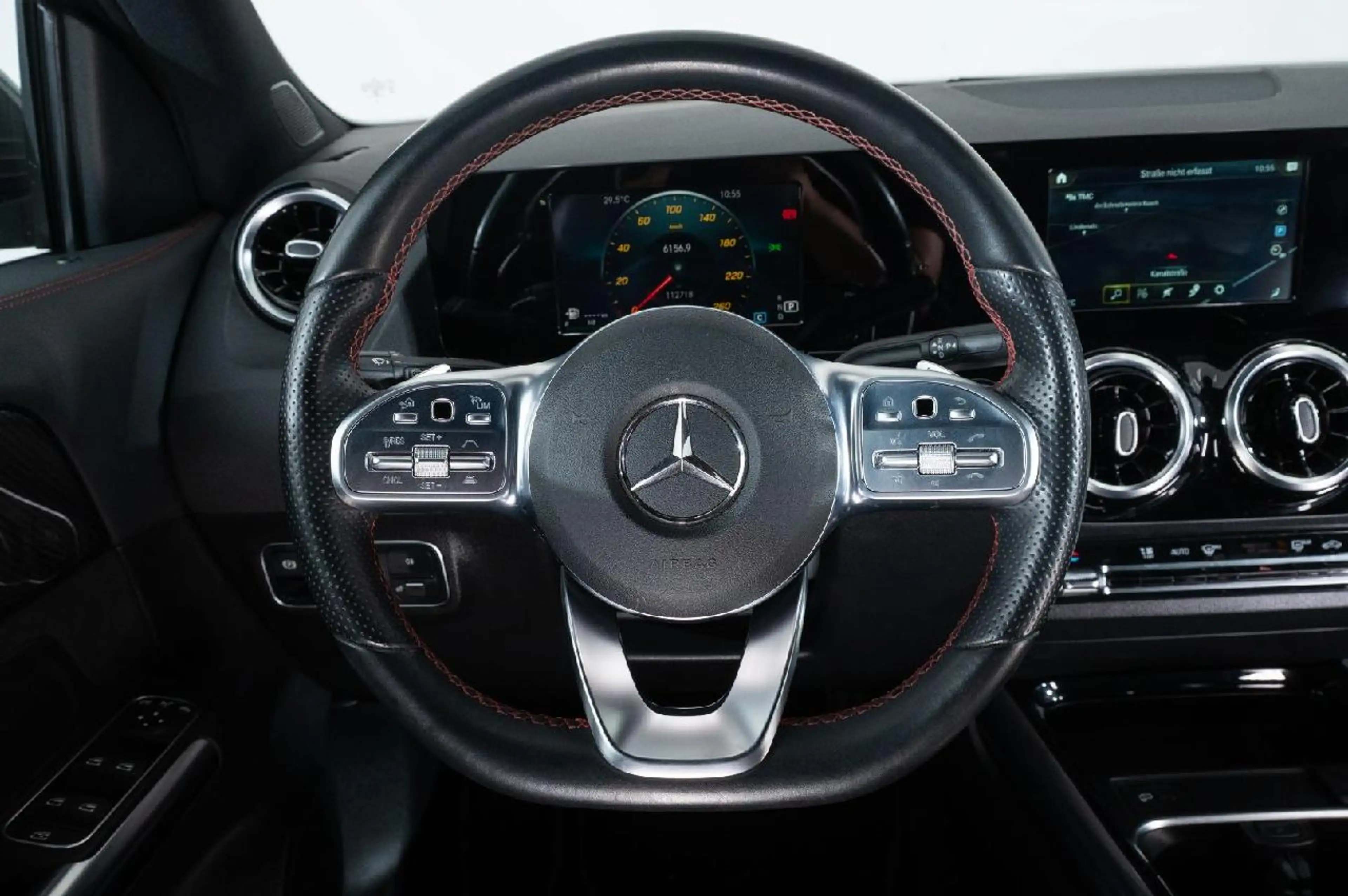 Mercedes-Benz GLA 220 GLA 220 d 4Matic — photo 13