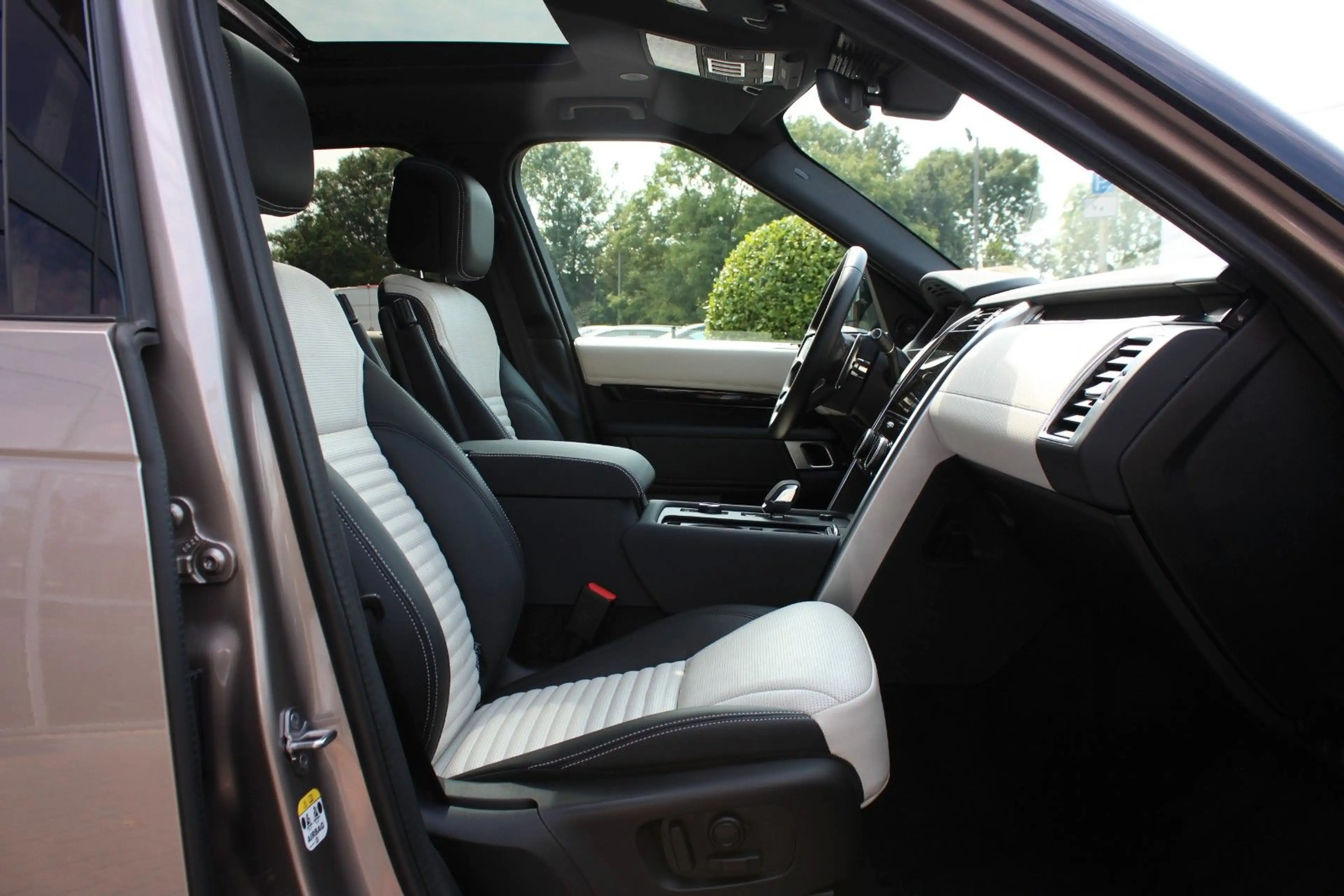Land Rover Discovery 5 R-Dynamic SE D300 AWD ACC Pano AHK — photo 10