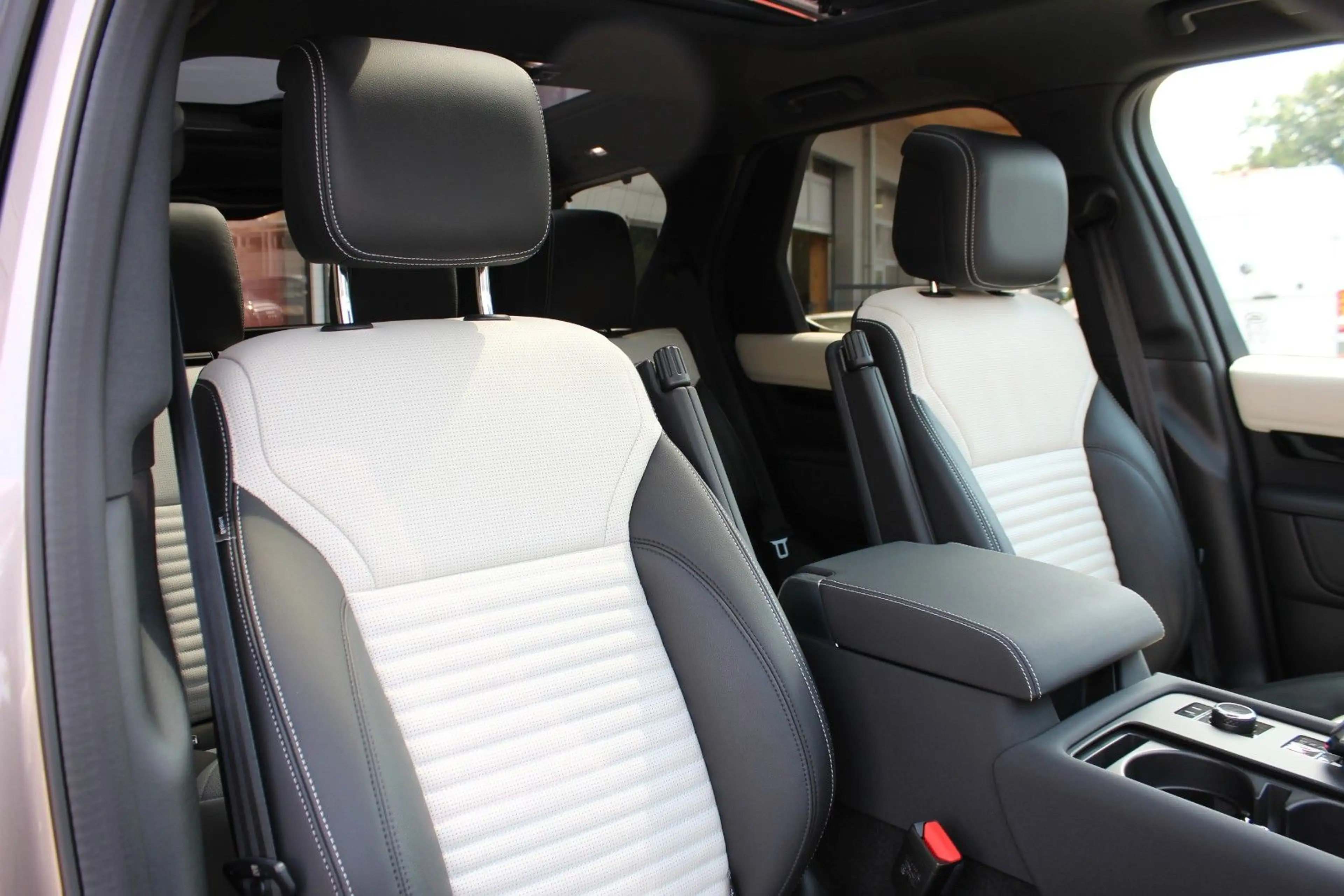 Land Rover Discovery 5 R-Dynamic SE D300 AWD ACC Pano AHK — photo 11