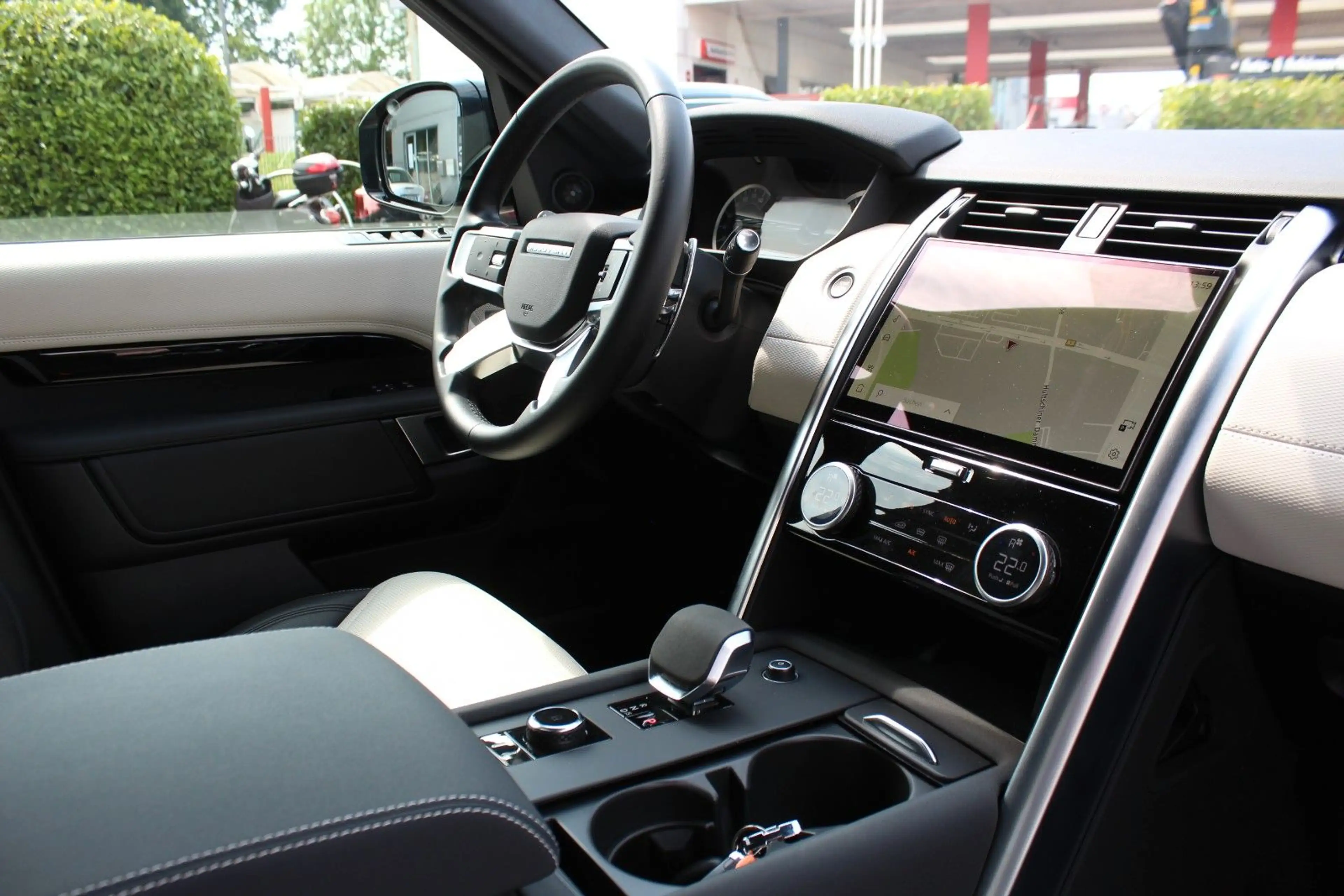 Land Rover Discovery 5 R-Dynamic SE D300 AWD ACC Pano AHK — photo 8