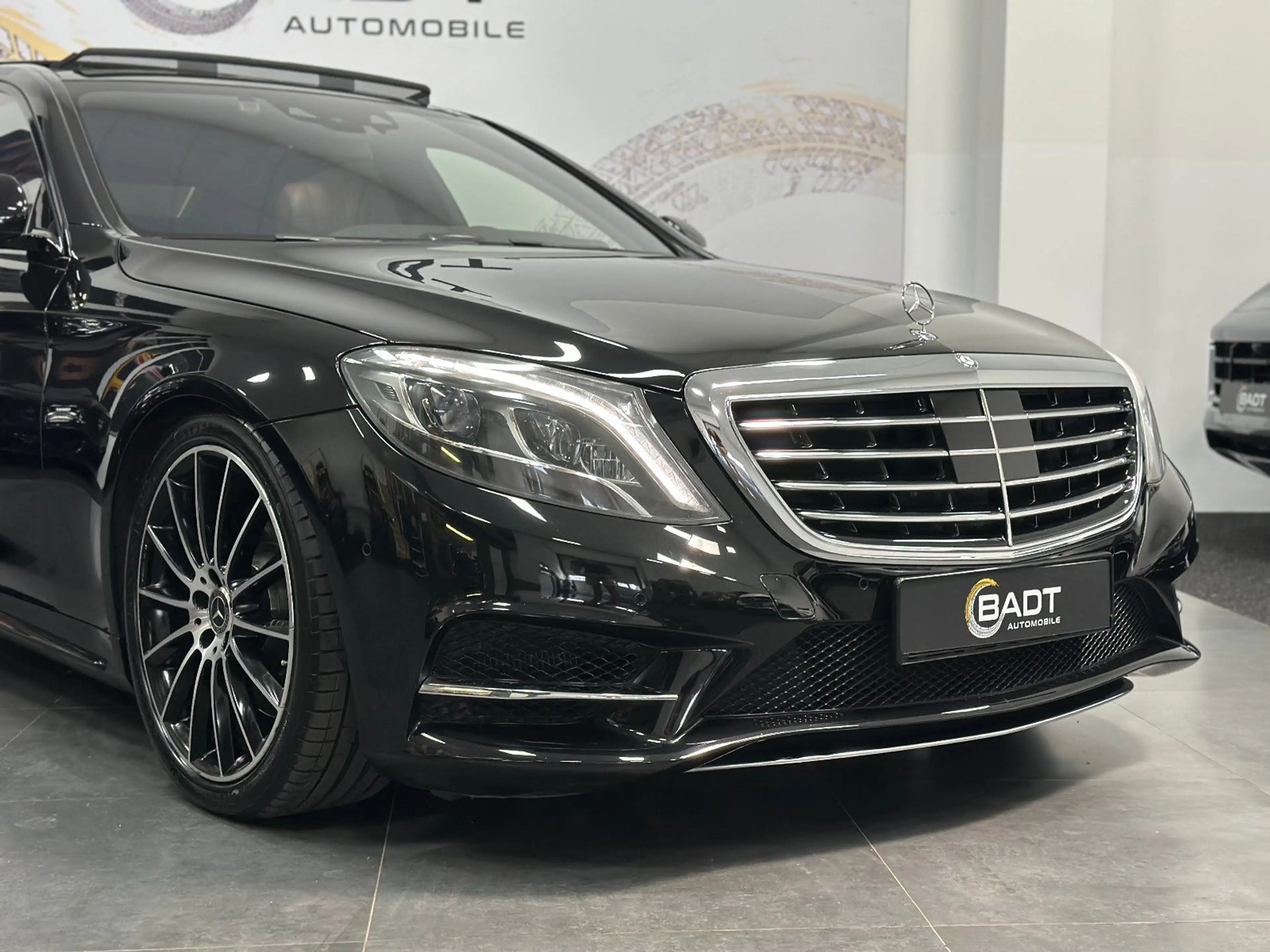 Mercedes-Benz S 500 Lang *TV*HUD*4xMassage*PANO*AMG LINE*360°" — photo 2