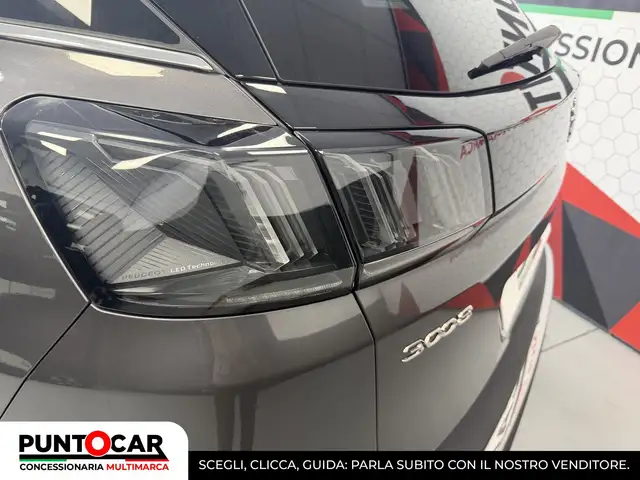 Peugeot 3008 view 16