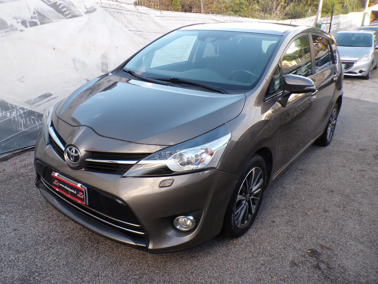 Toyota Verso 1.6 d-4d TETTO..PACK SAFETY..RETROCAMERA.. Grigio - 2