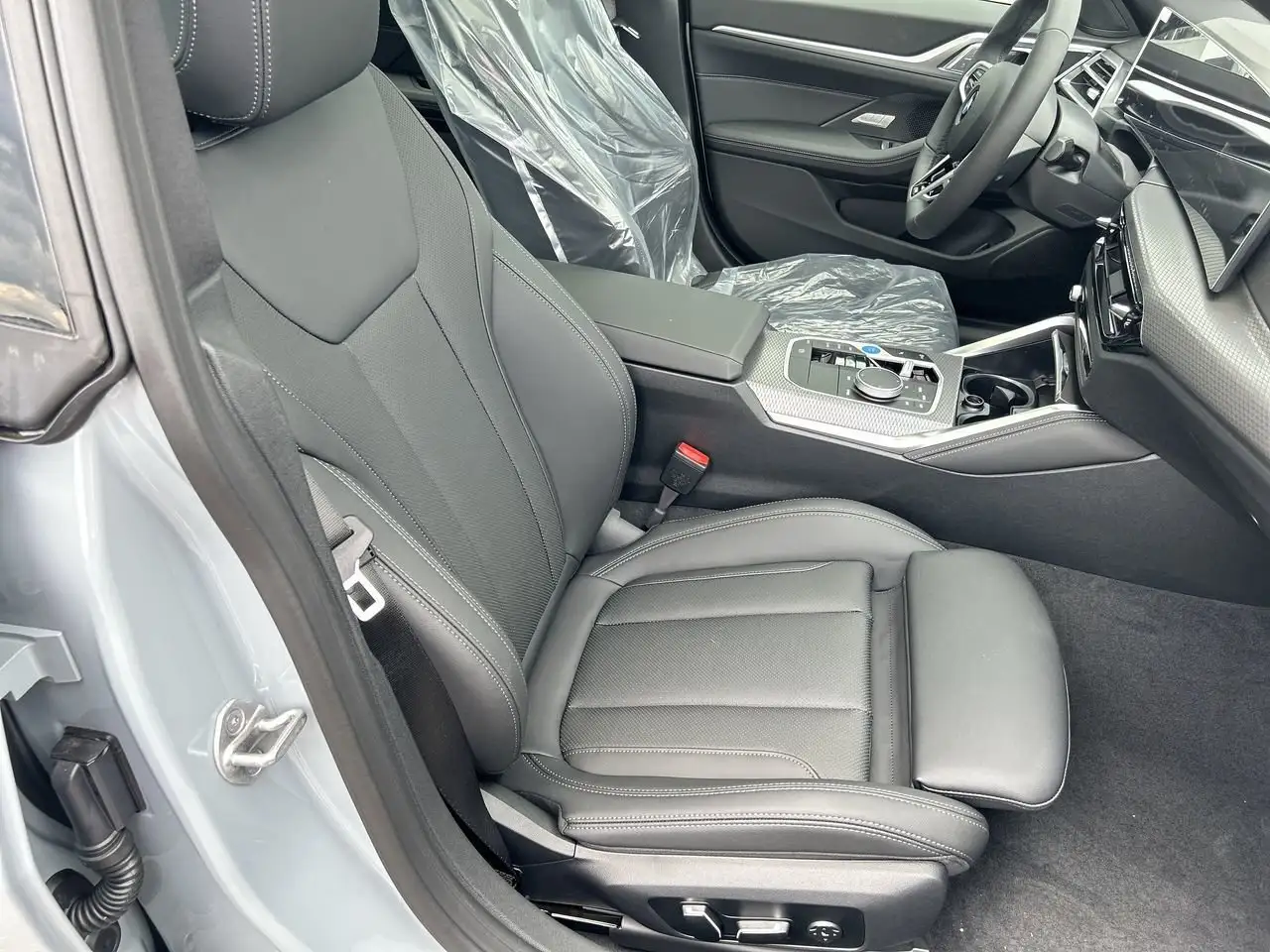 BMW i4 fotografie BMW i4