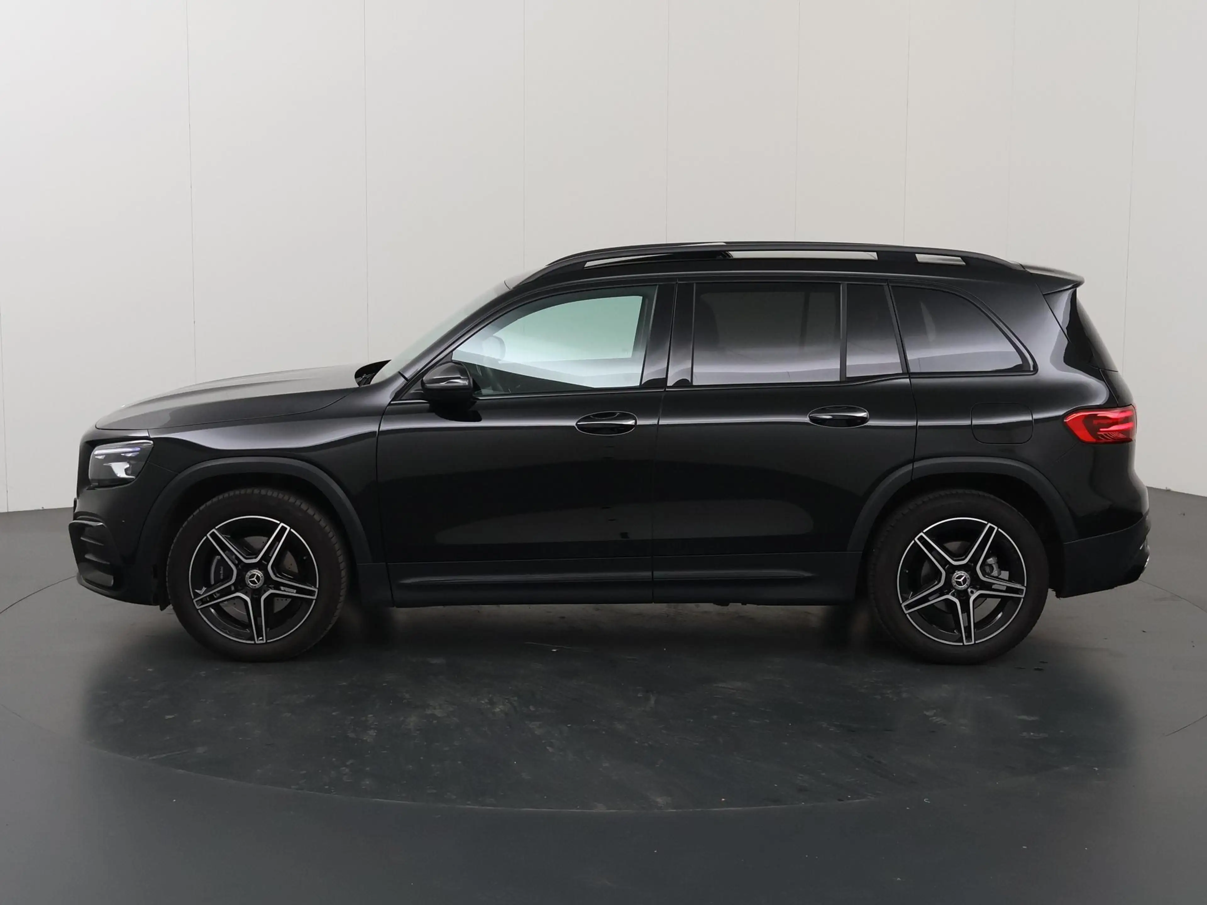 Mercedes-Benz GLB 180 AMG Line | Night | Panoramadak | Multibeam | 19" l — photo 5