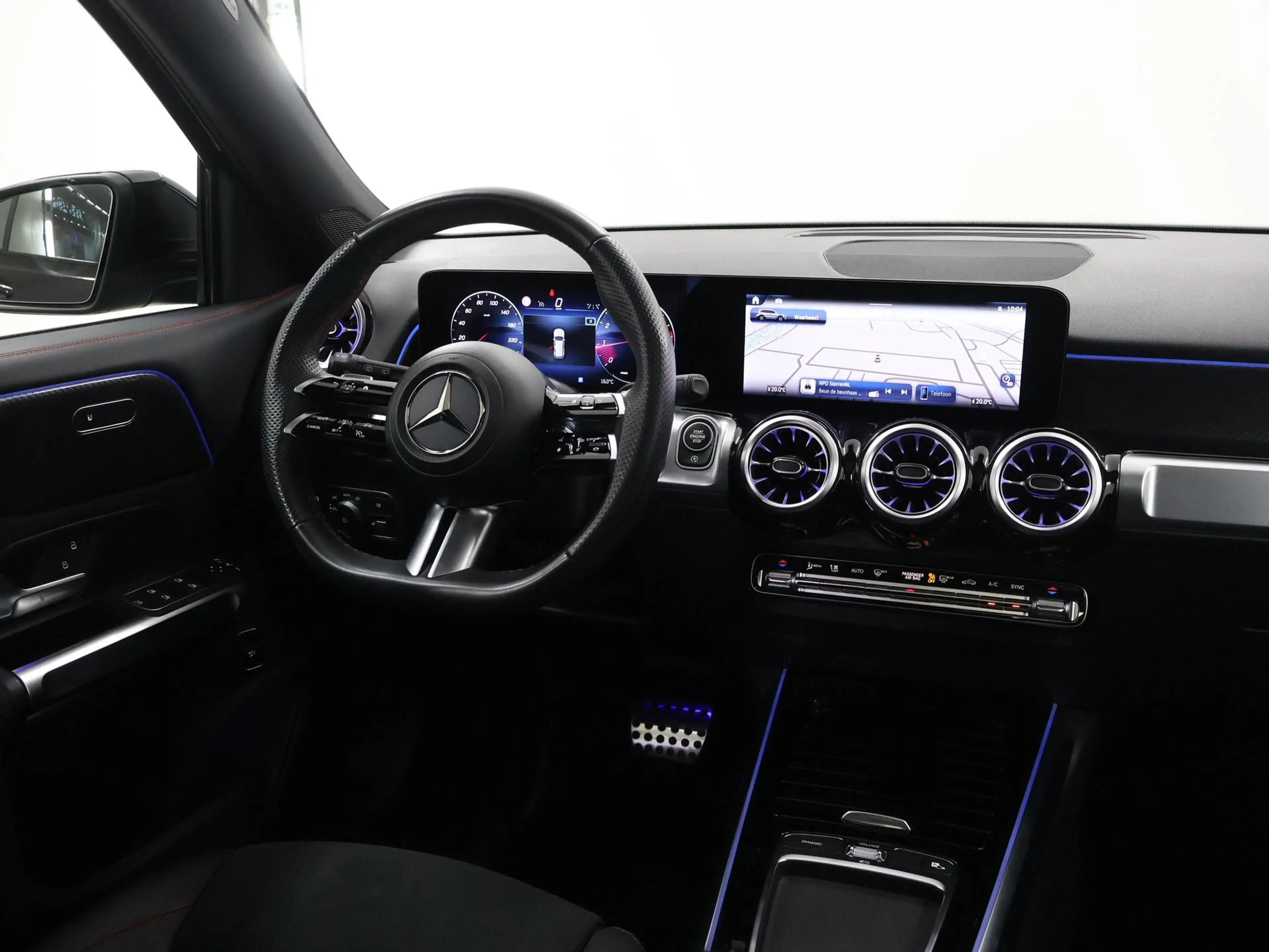 Mercedes-Benz GLB 180 AMG Line | Night | Panoramadak | Multibeam | 19" l — photo 9