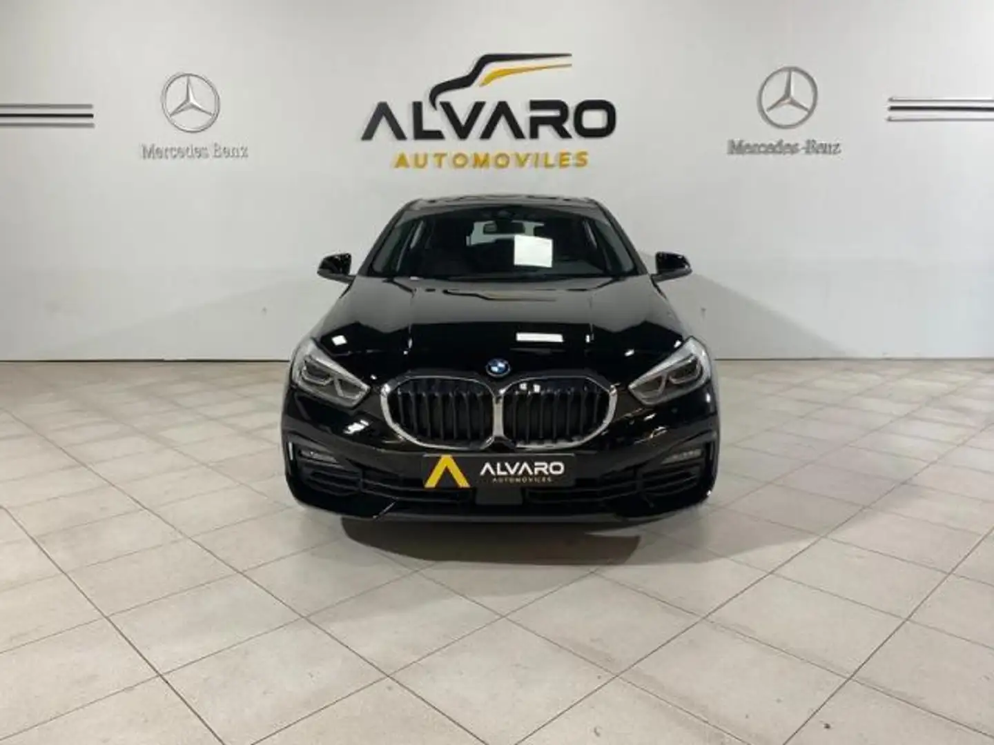 BMW 116 116dA Schwarz - 2