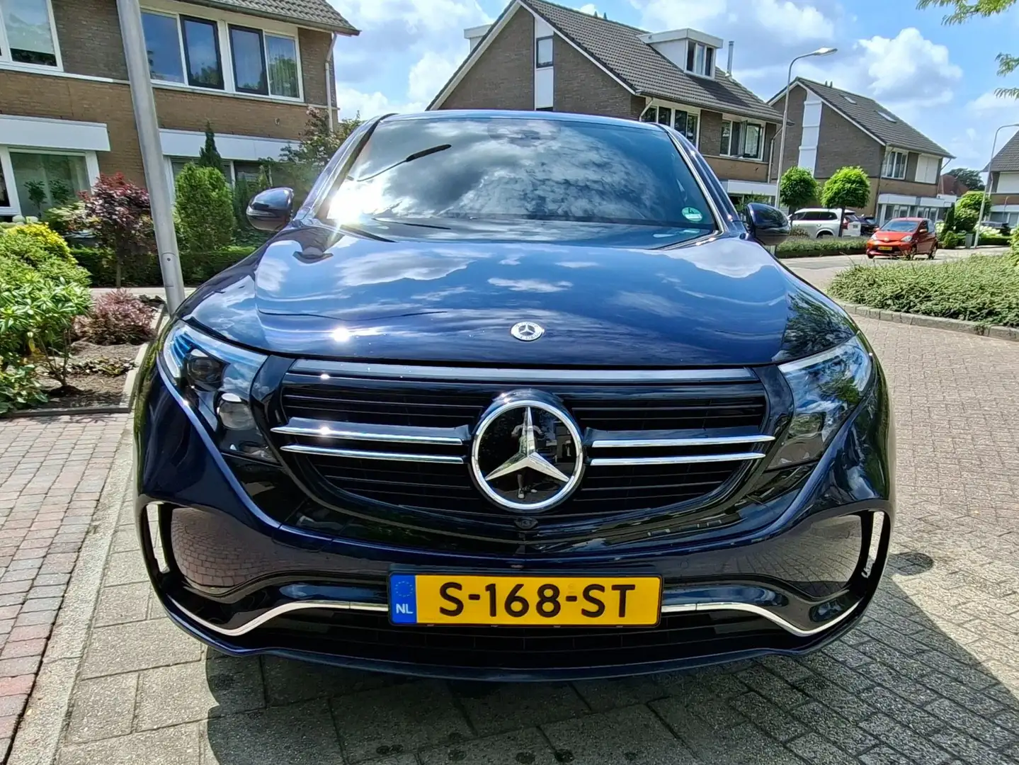 Mercedes-Benz EQC 400 EQC 400 AMG Line Blauw - 2