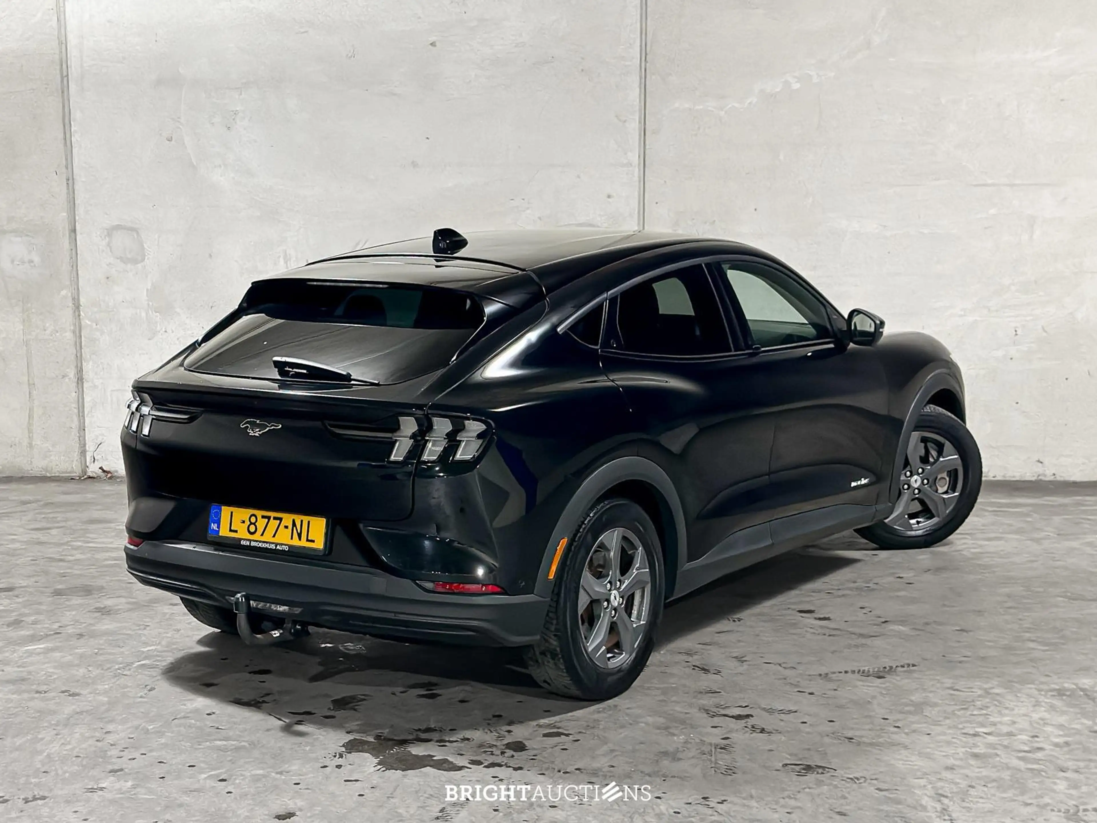 Ford Mustang Mach-E RWD 75 kWh — photo 12