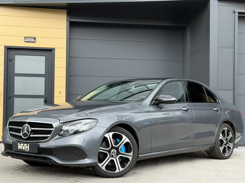 Mercedes-Benz E 350 e Business Solution AMG - 2017 - Head up - 360 Cam — photo 10