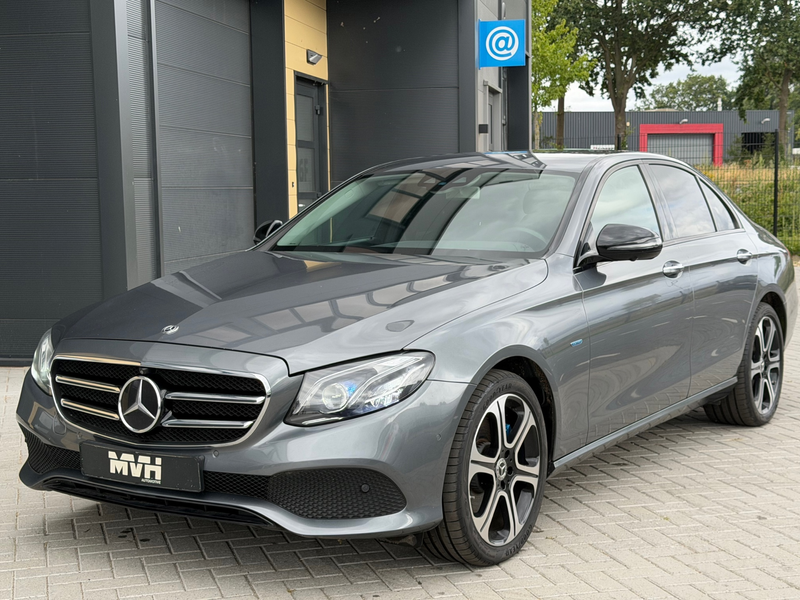 Mercedes-Benz E 350 e Business Solution AMG - 2017 - Head up - 360 Cam — photo 2