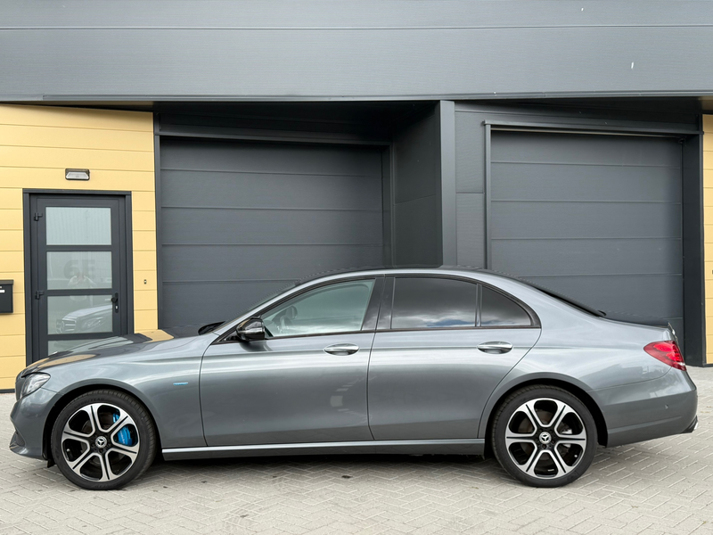 Mercedes-Benz E 350 e Business Solution AMG - 2017 - Head up - 360 Cam — photo 4