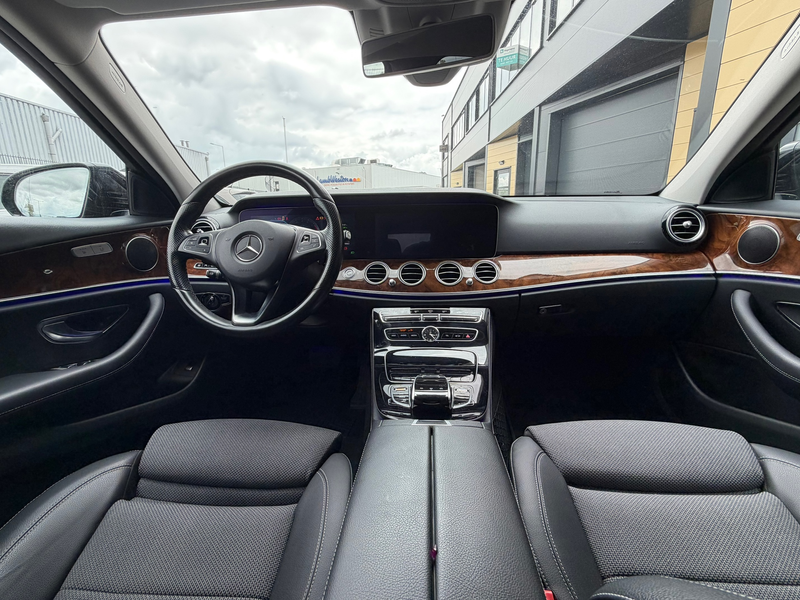 Mercedes-Benz E 350 e Business Solution AMG - 2017 - Head up - 360 Cam — photo 11