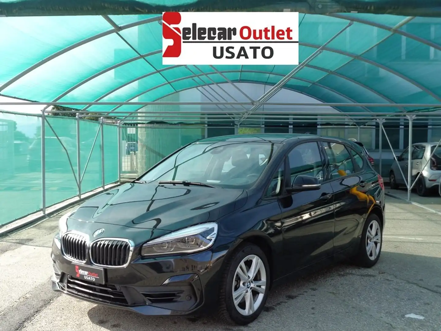 BMW 218 218i Active Tourer Business 140cv auto Nero - 1