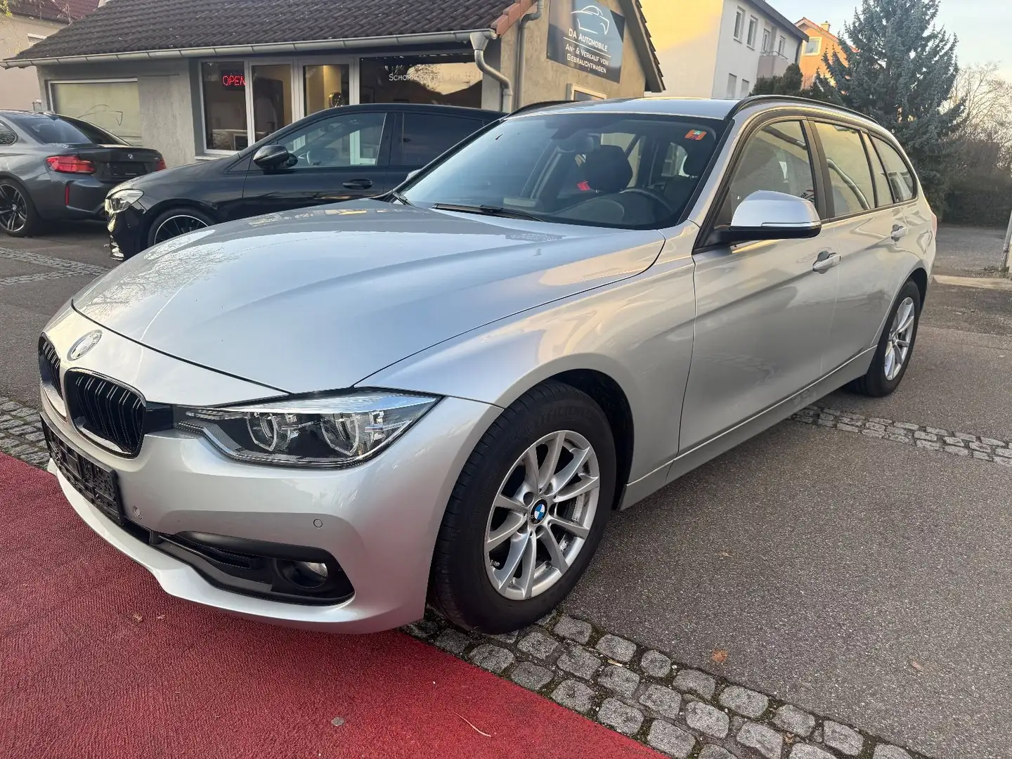 BMW 320 dA Touring/ LED/ Silber - 1