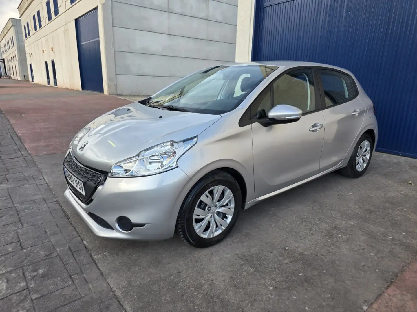 Peugeot 208 1.4HDi Active Plateado - 2