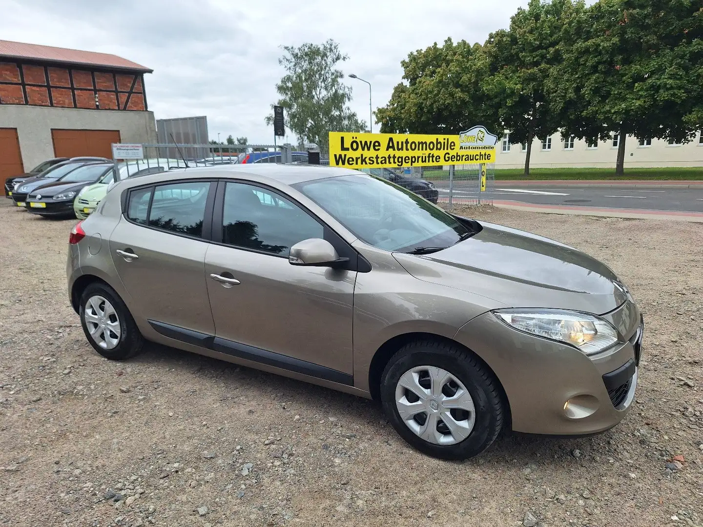 Renault Megane Je t'aime 1.6 16V 100 Grau - 1