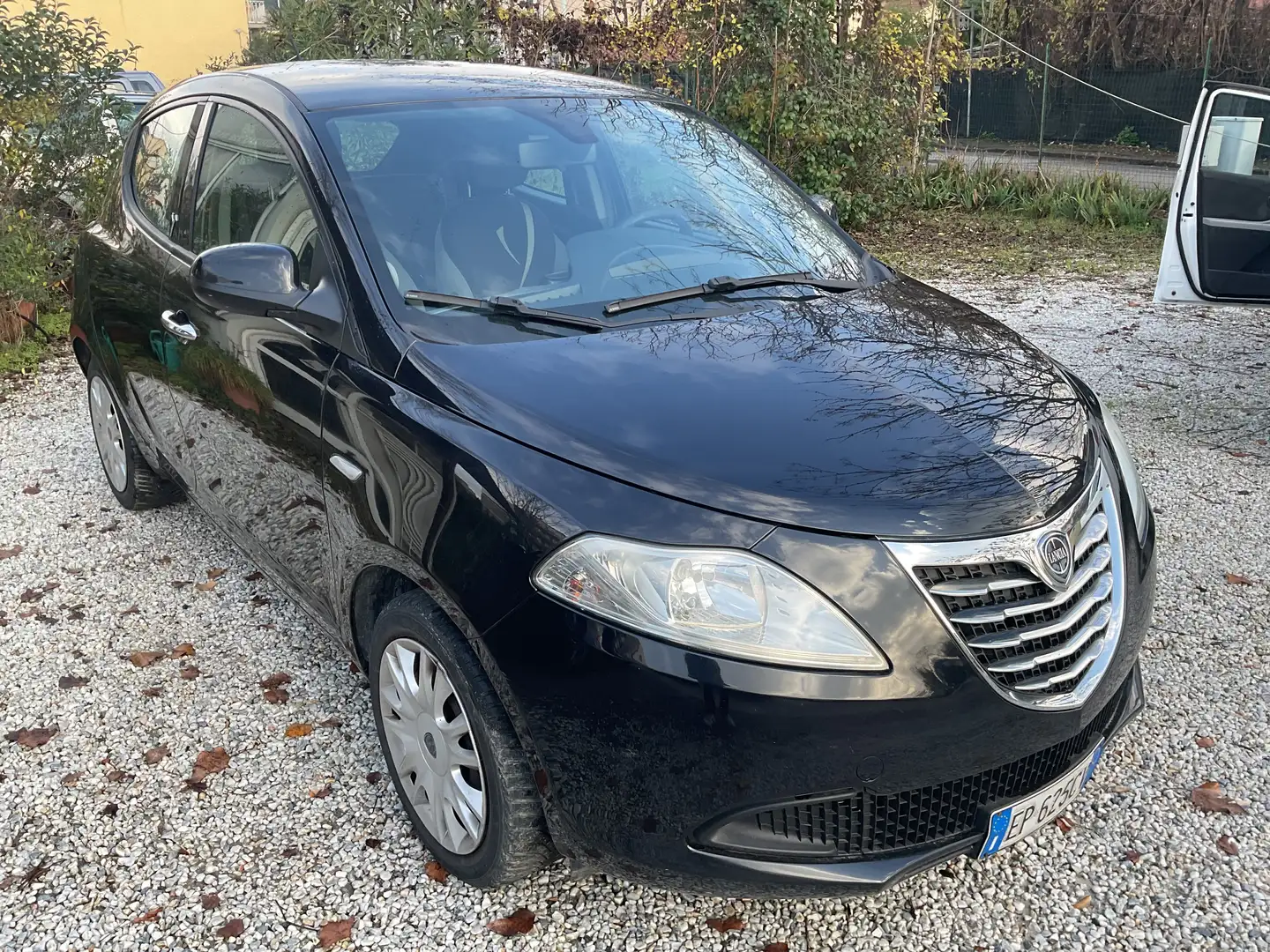 Lancia Ypsilon 1.2 8v Silver 69cv - 1