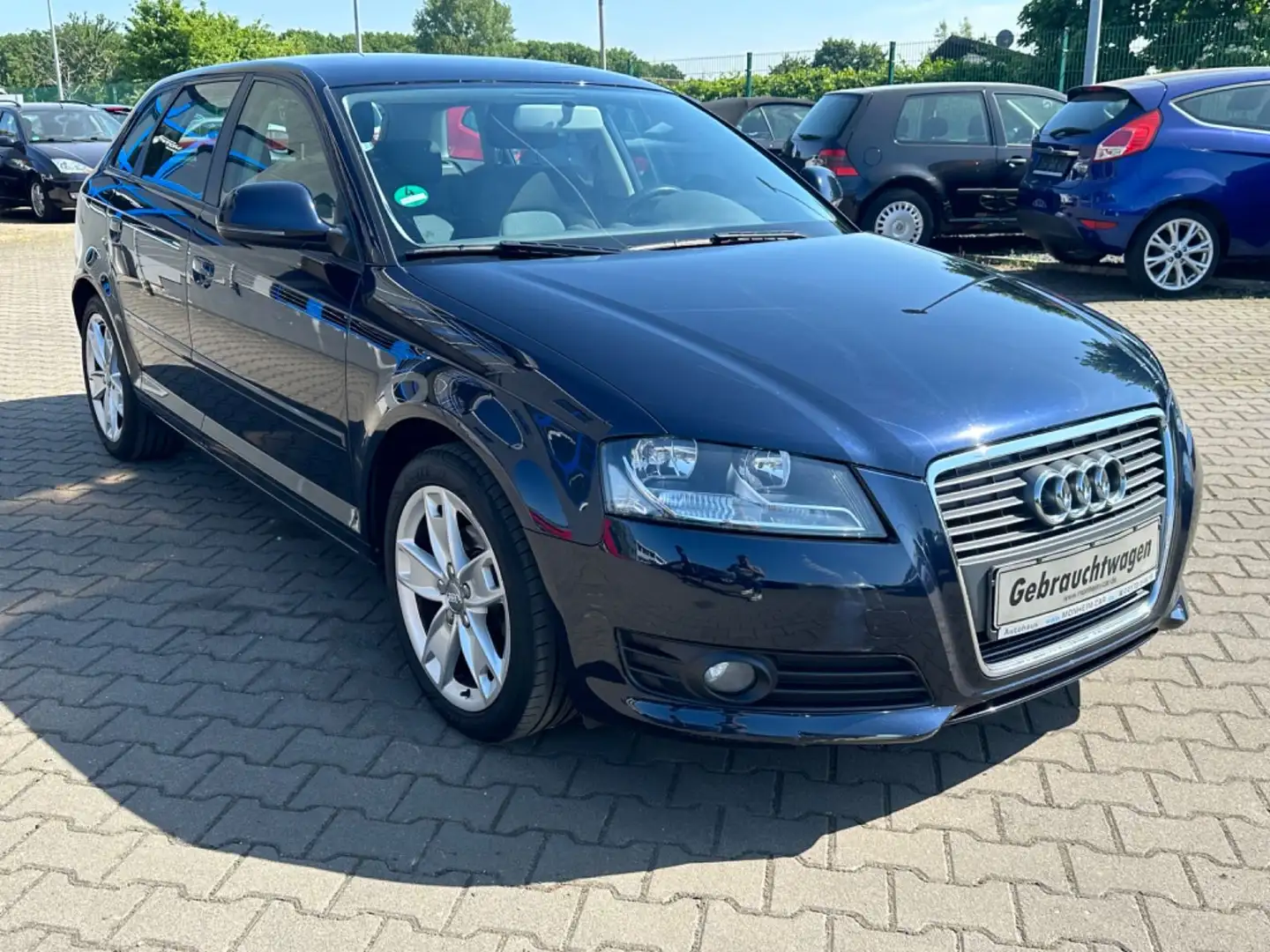 Audi A3 Sportback 1.6 Ambition Blau - 2