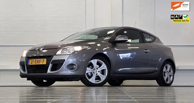 Renault Megane Coupé 1.6i Dynamique Panoramadak 100% Onderhouden