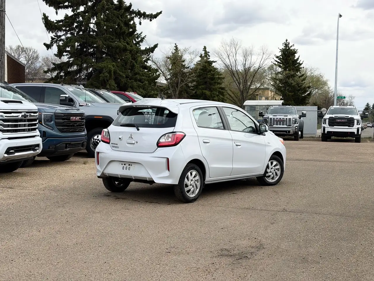 Mitsubishi Mirage снимка Mitsubishi Mirage