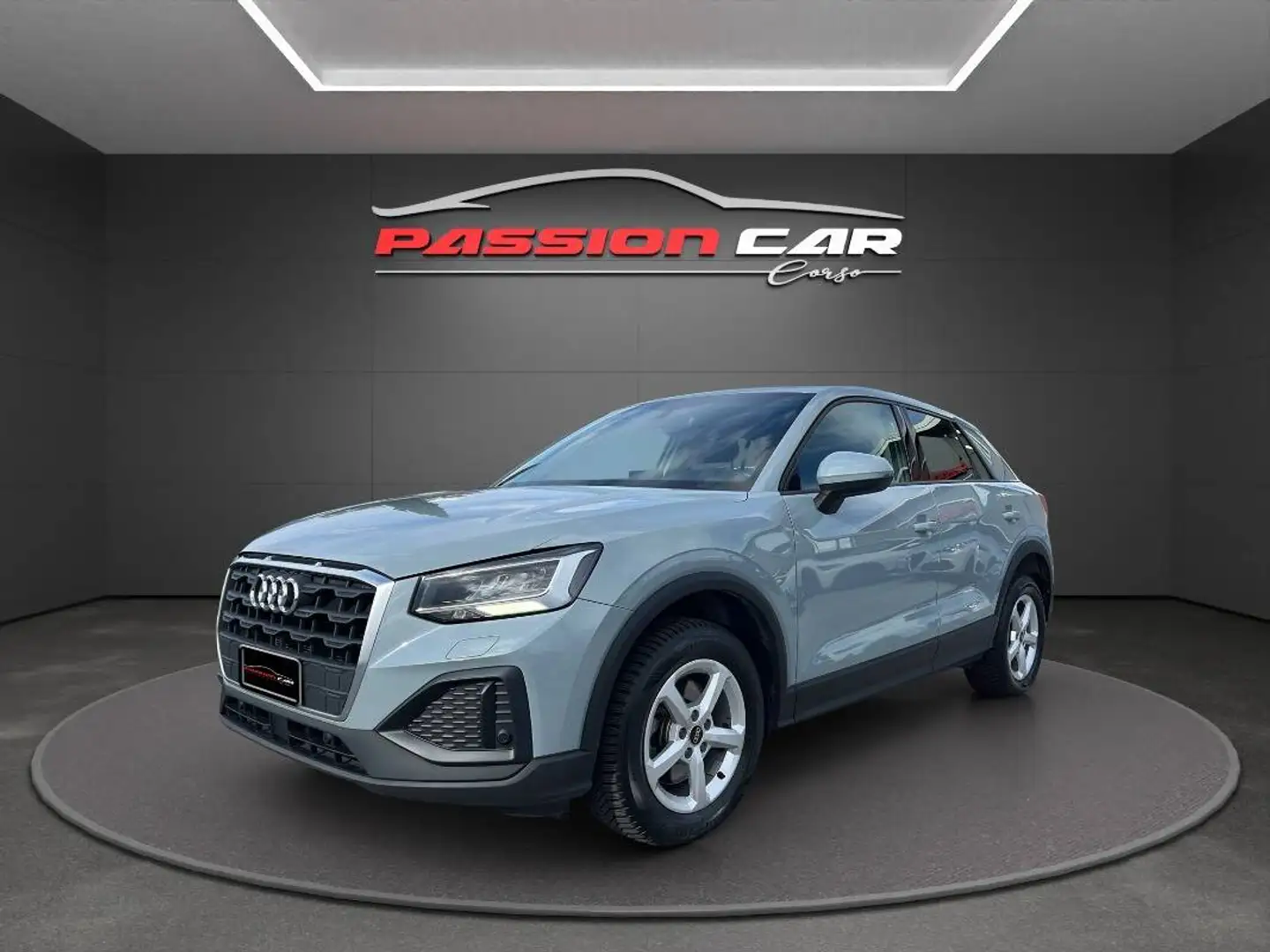Audi Q2 35 2.0 tdi Business s-tronic Grigio - 2