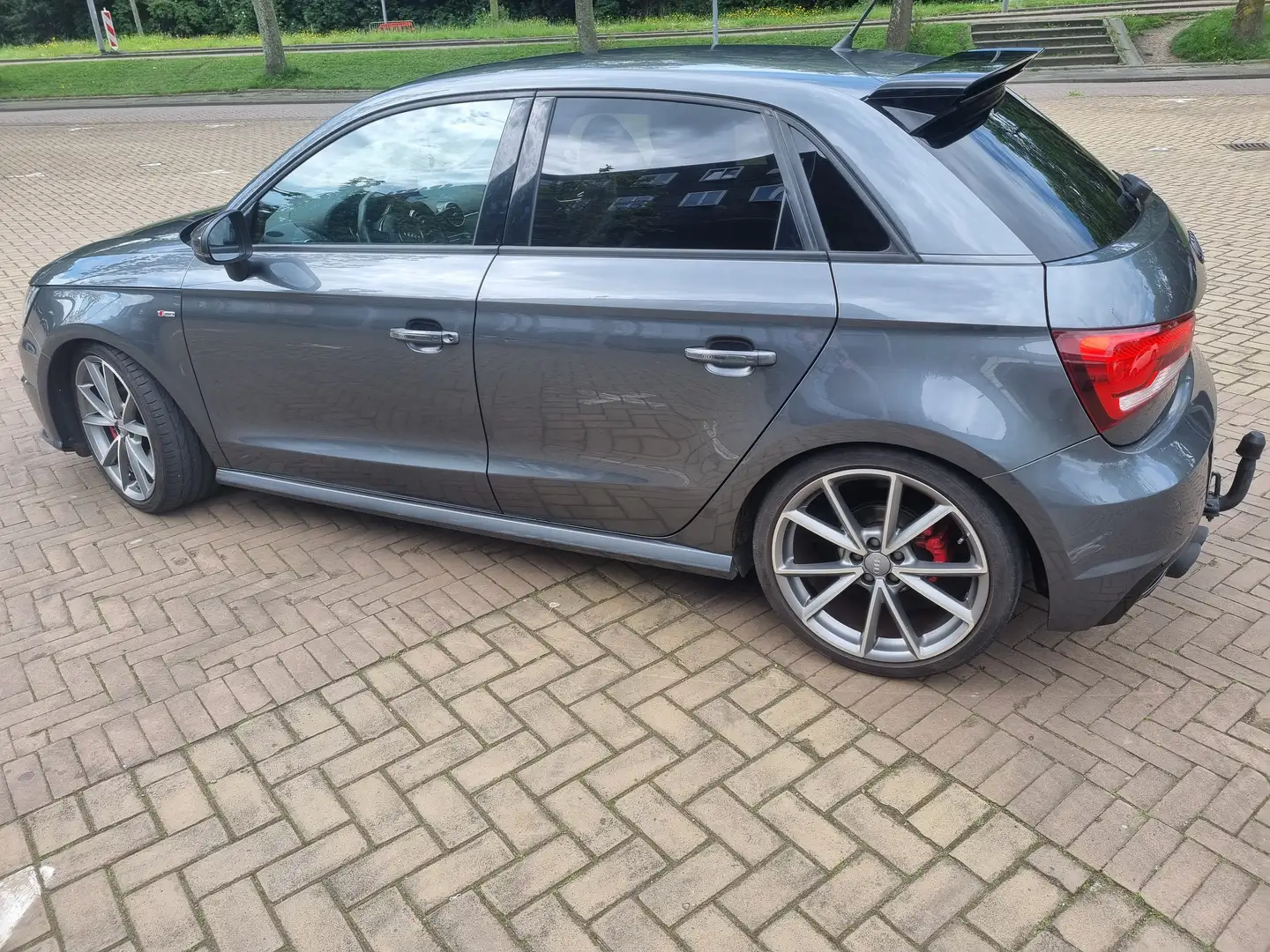 Audi A1 A1 1.8 TFSI Sportback, Pro line S Grijs - 1
