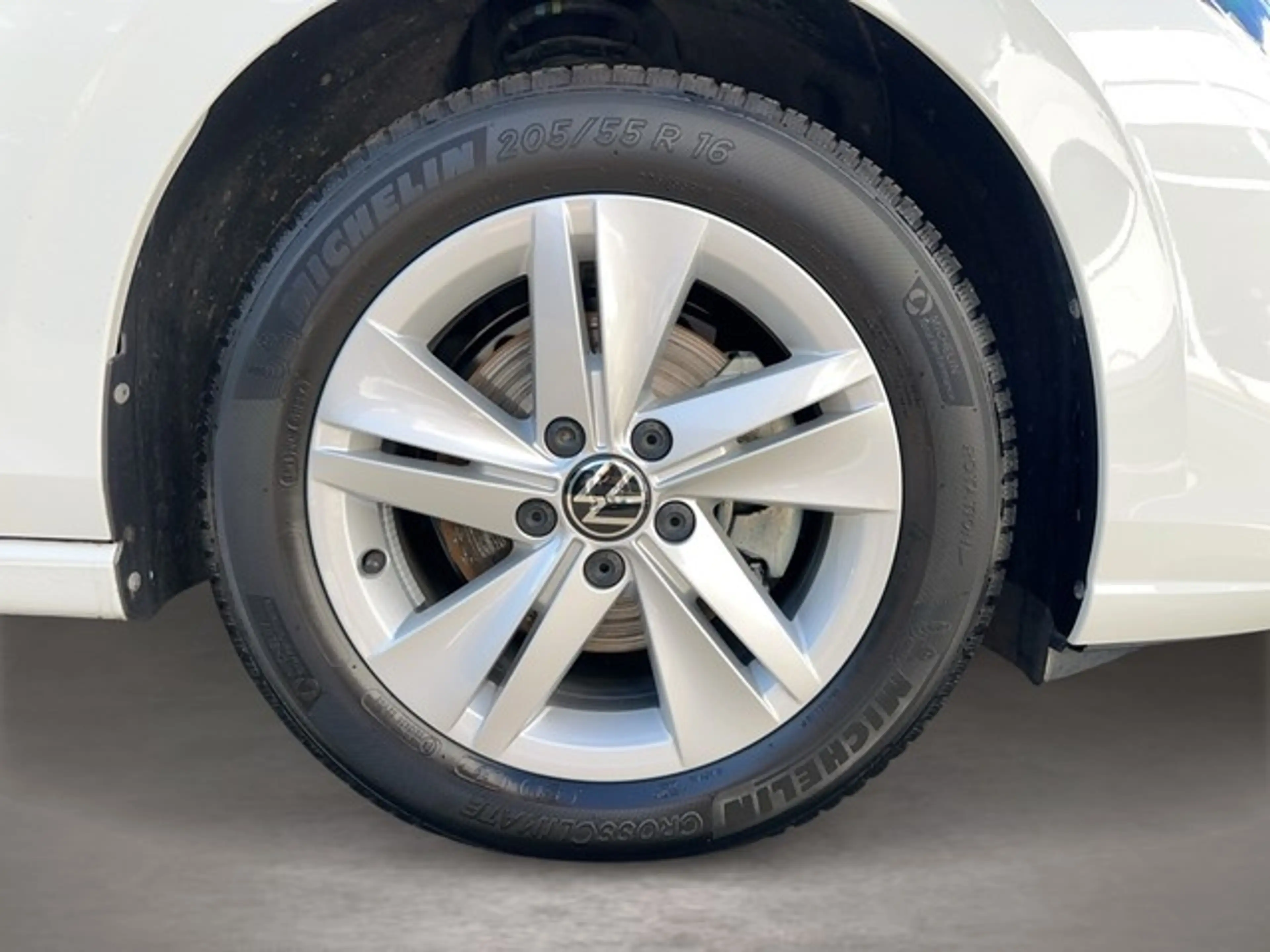 Volkswagen Golf Life 1,5 l eTSI DSG LED+ SIDE ASSIST+ ACC+ APP ... — photo 7