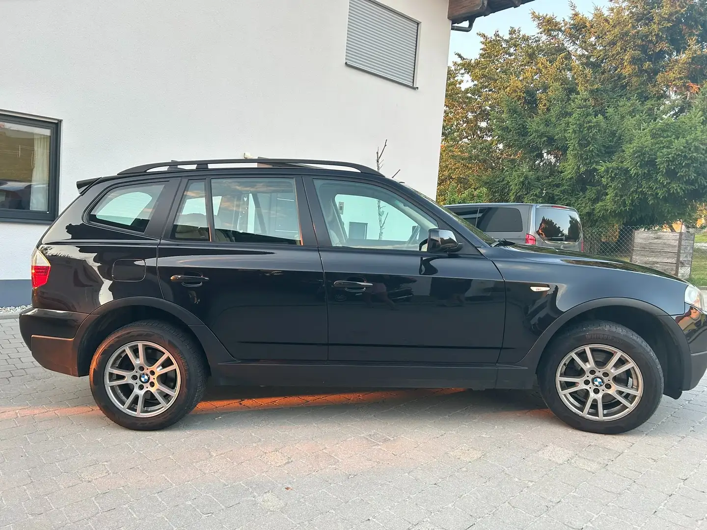 BMW X3 X3 2.0d Schwarz - 2