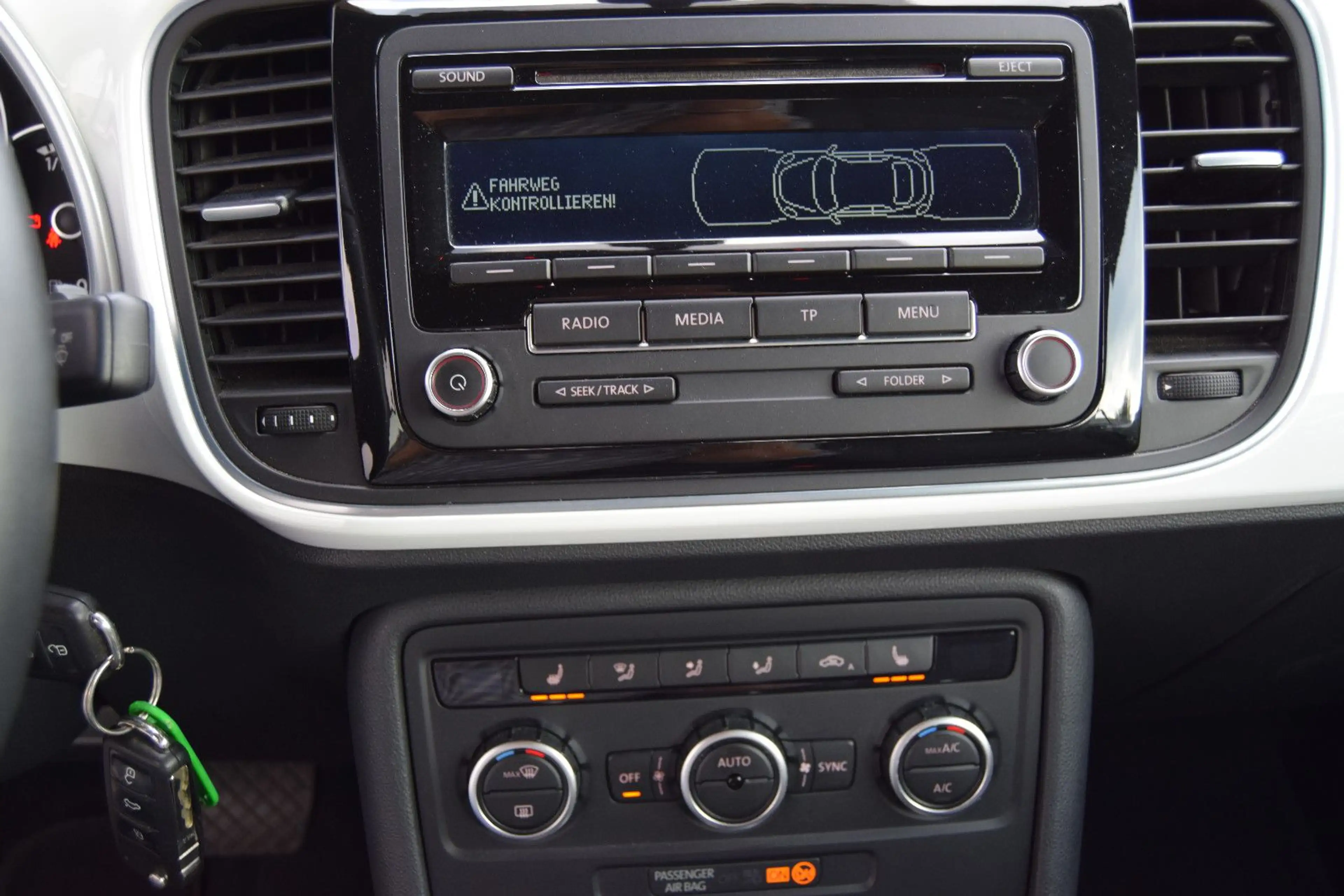 Volkswagen Beetle Cabriolet Design — photo 12