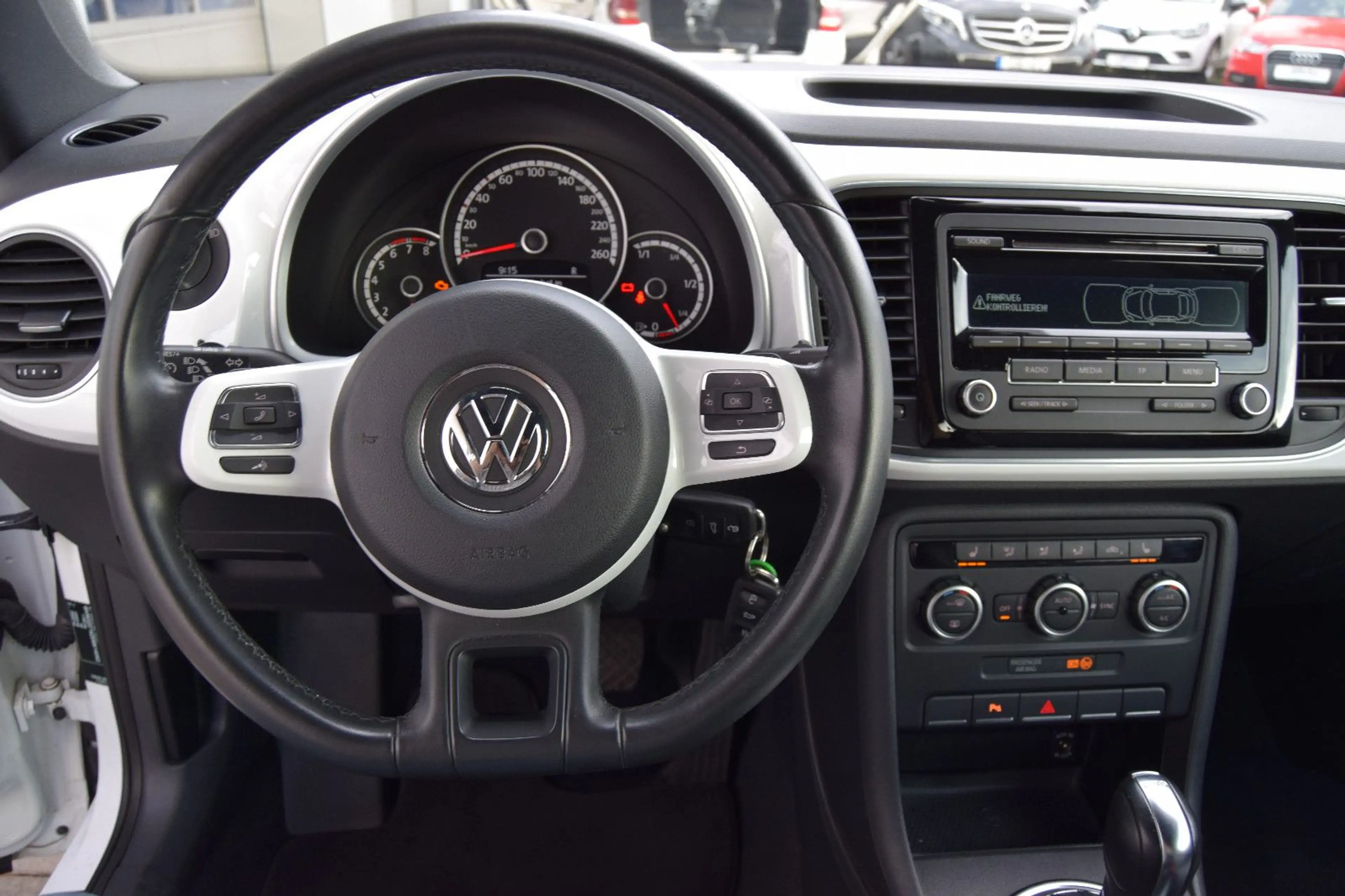 Volkswagen Beetle Cabriolet Design — photo 13