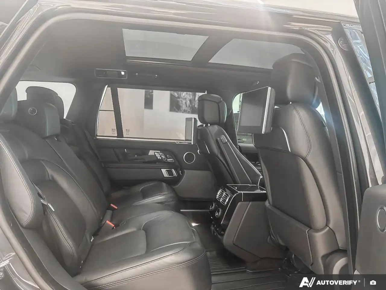 Land Rover Range Rover photo Land Rover Range Rover