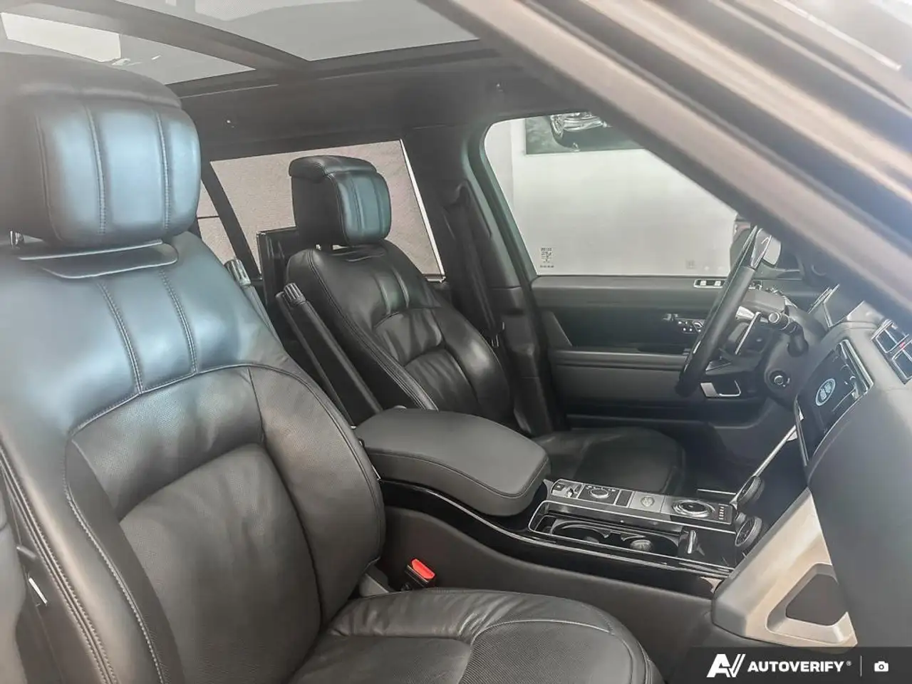 Land Rover Range Rover photo Land Rover Range Rover