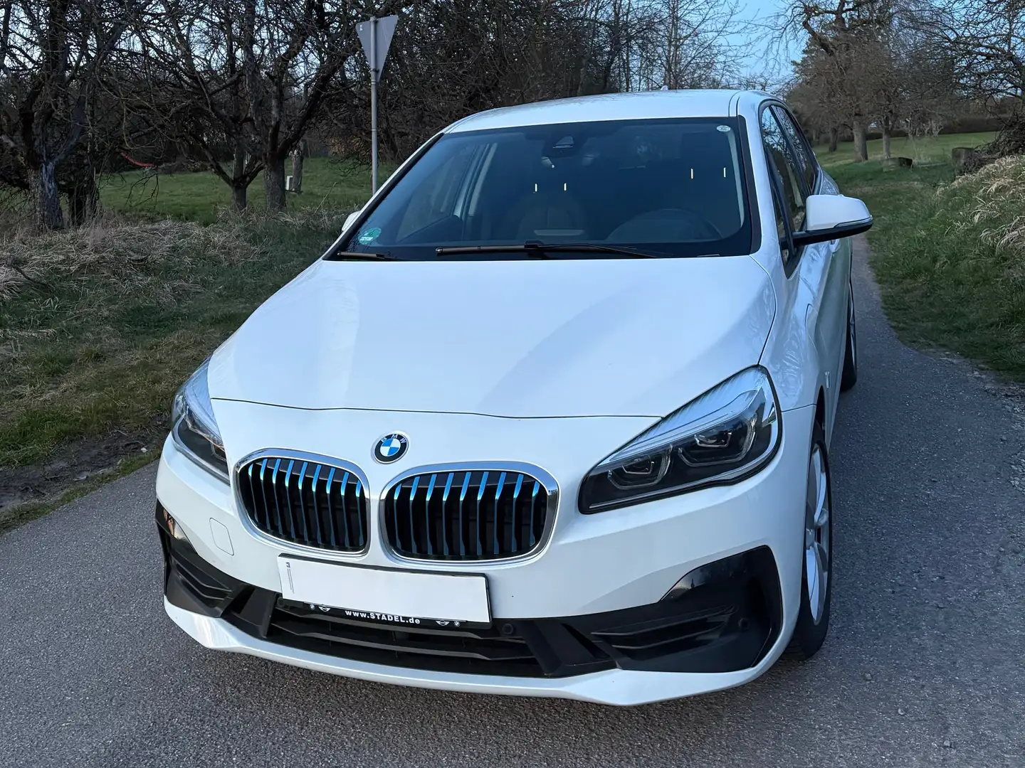 BMW 225 2er Active Tourer Plug-In-Hybrid 225xe iPerformanc Weiß - 2