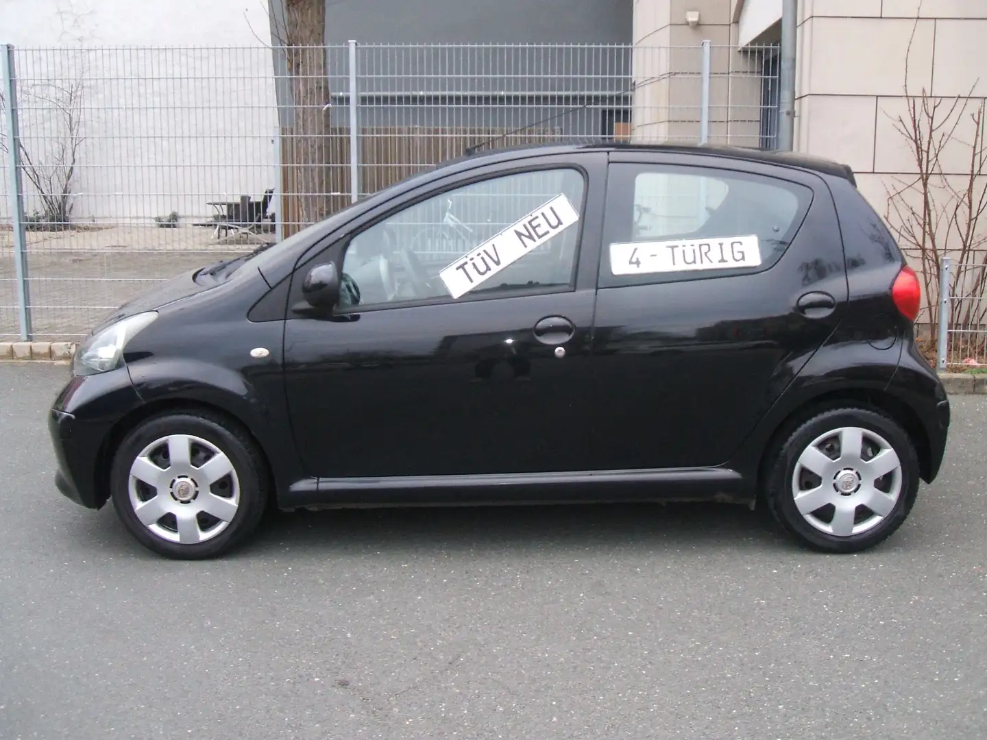 Toyota Aygo 1.HAND*TOP 4/5 TÜRIG*KLIMA*a.w.TÜV-ALLES-NEU Schwarz - 2