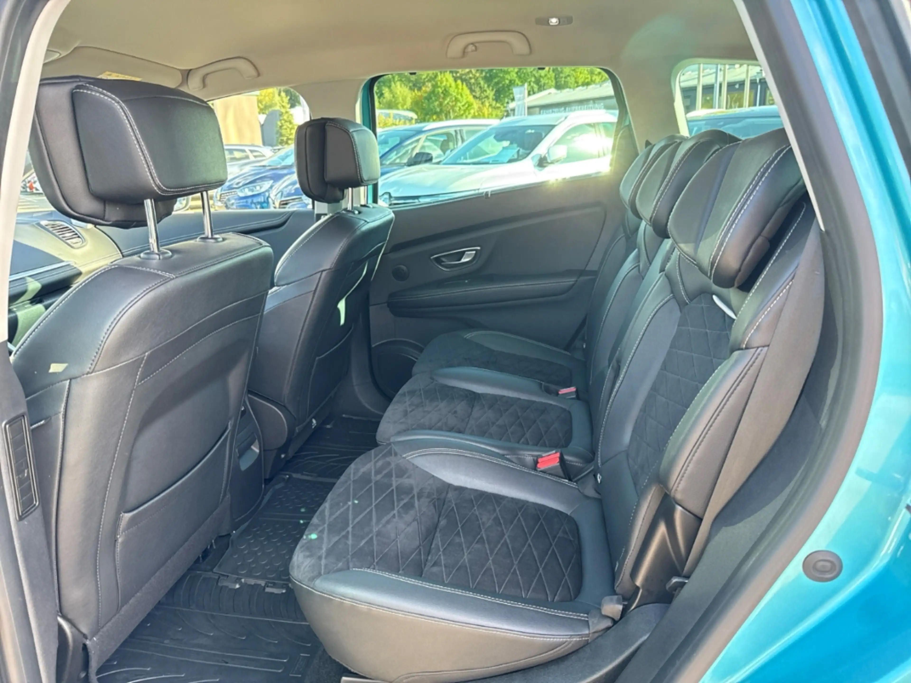 Renault Grand Scenic BLACK EDITION TCE Black Edition TCe 160 EDC SHZ+BO — photo 11