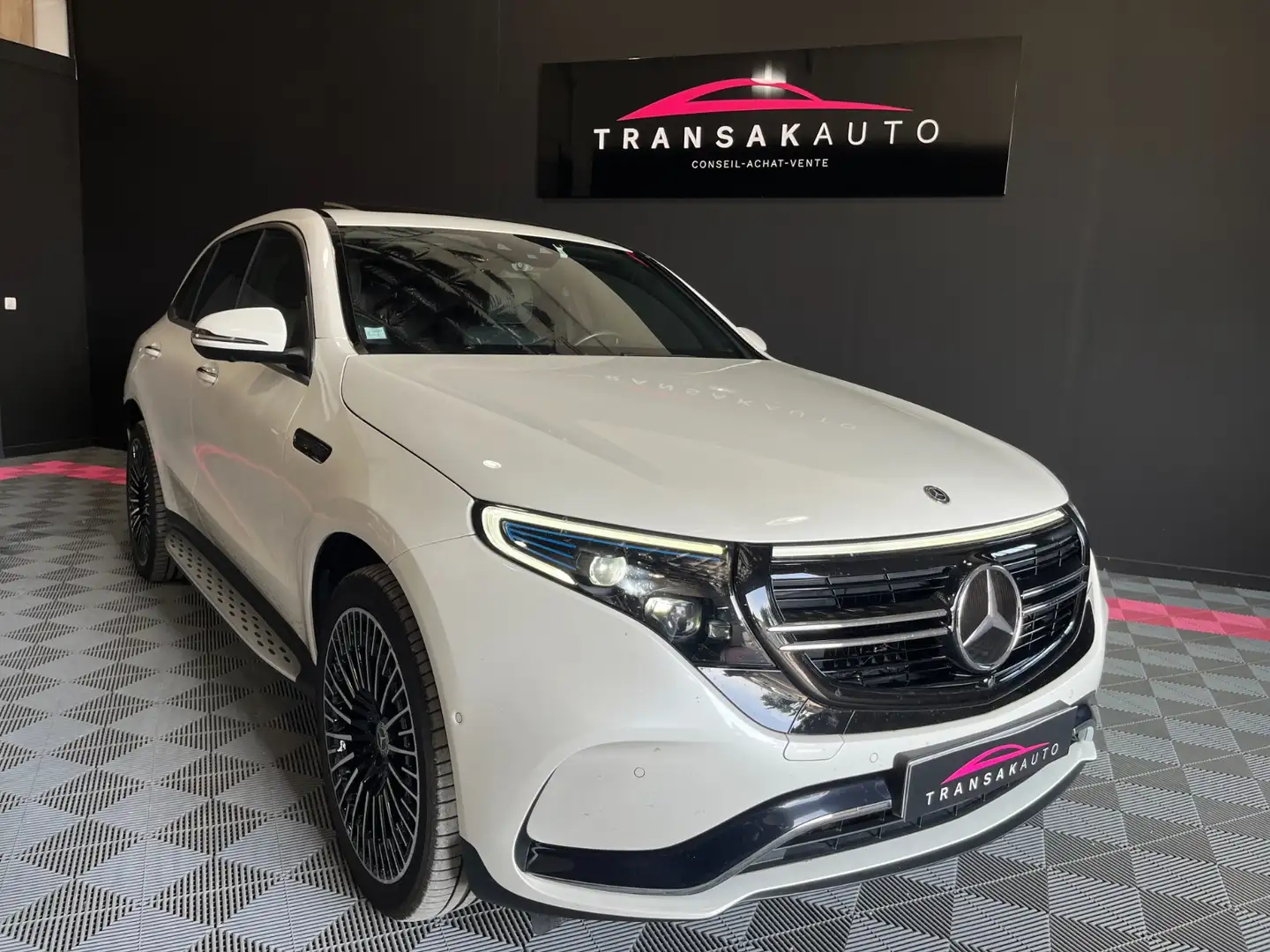 Mercedes-Benz AMG Line Alb - 2